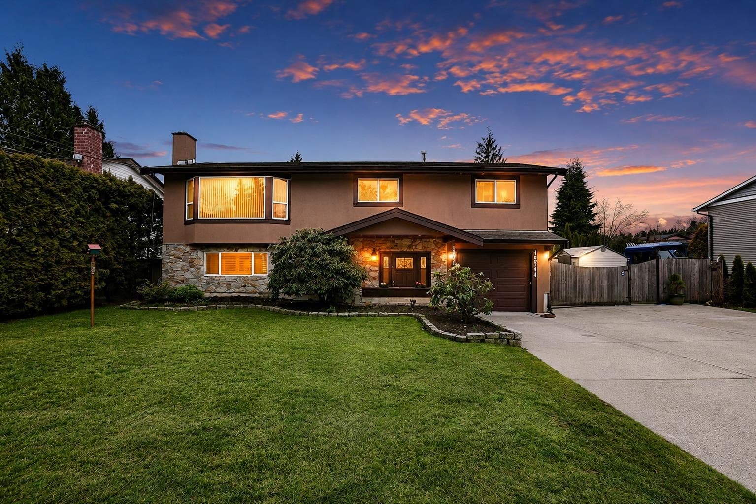 19714 36 Avenue, Langley, V3A 7G1 — photo 1