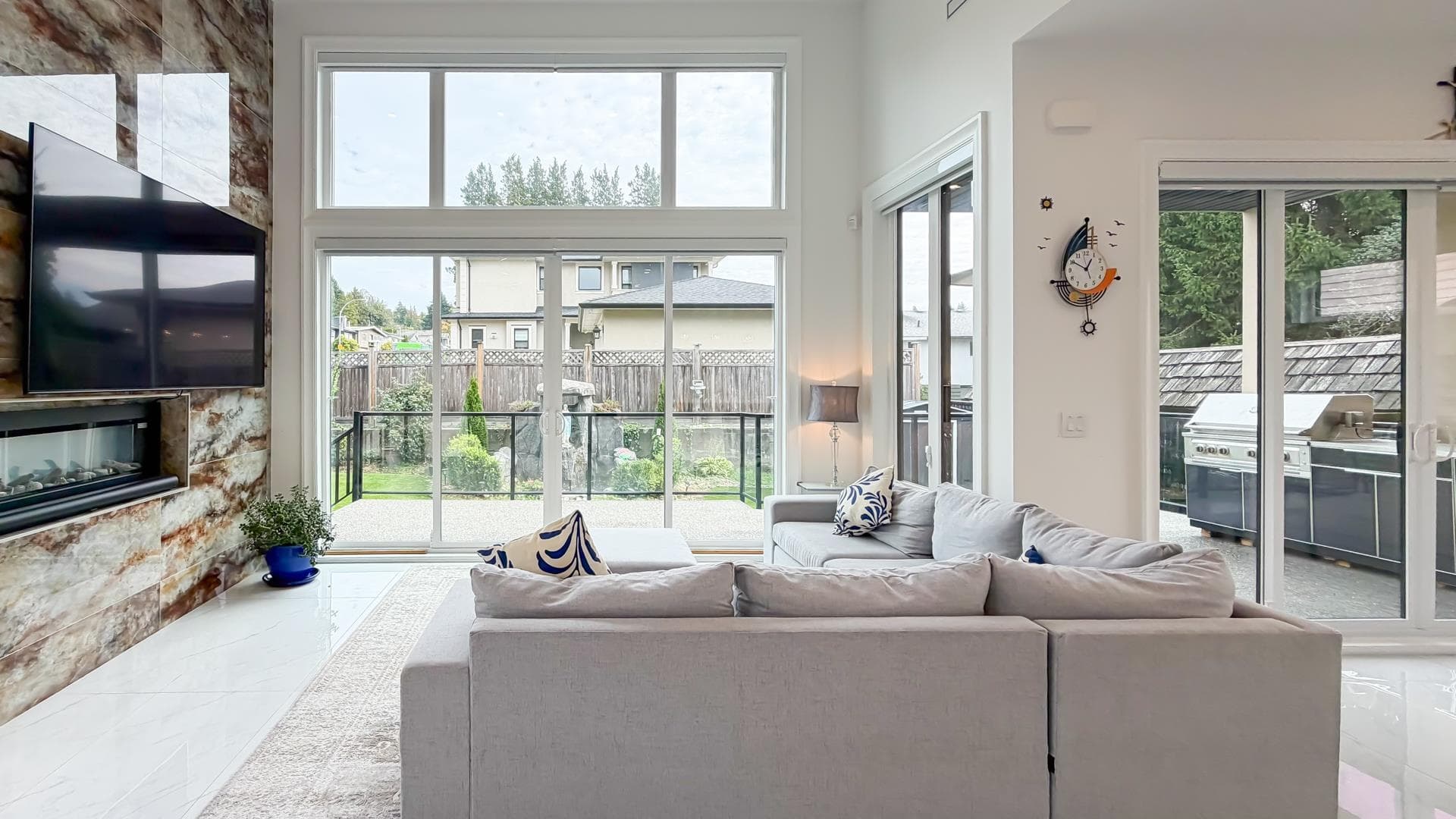5302 Springdale Court, Burnaby, V5B 2B4 — photo 3