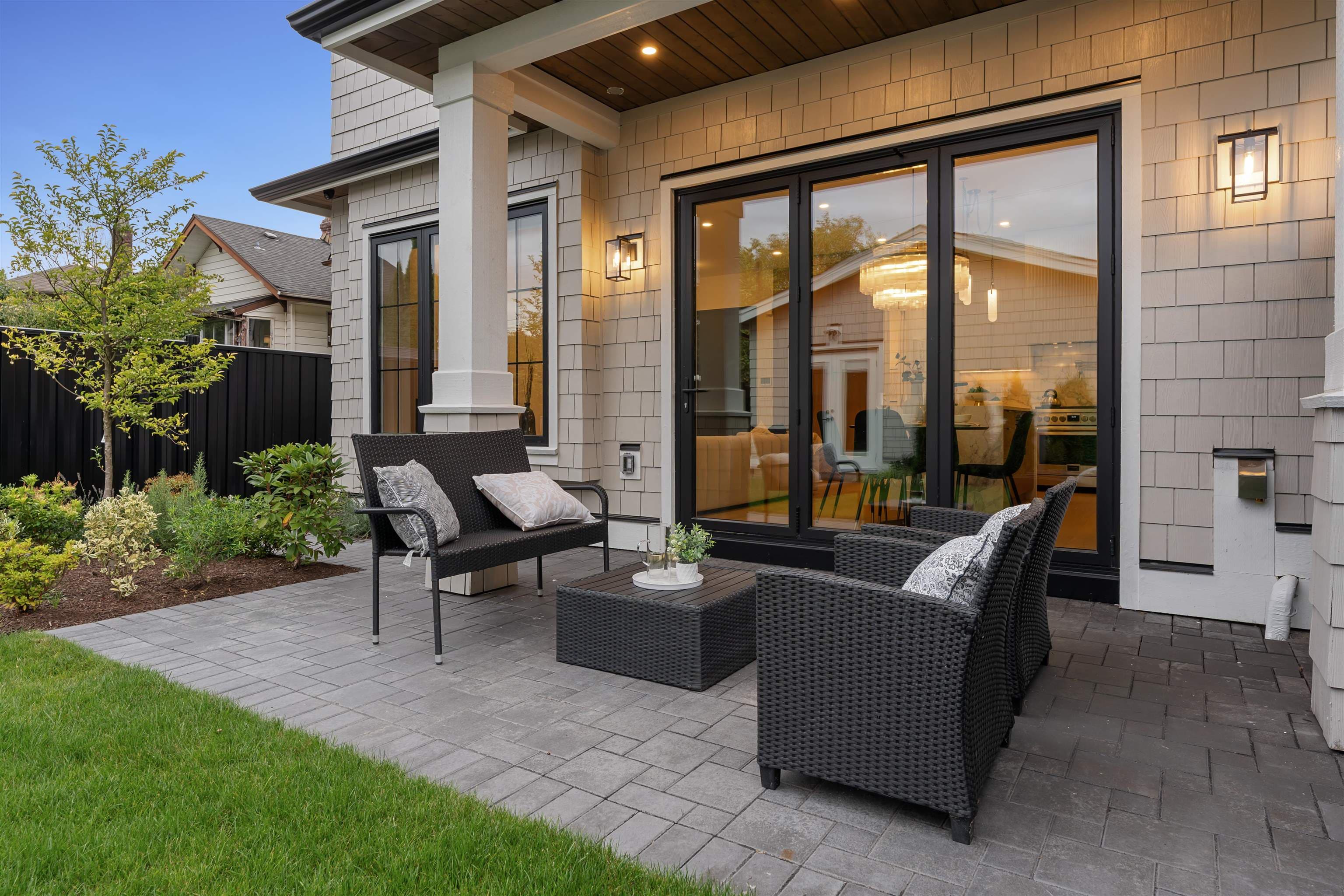 2 - 2256 E Pender Street Street, Vancouver, V5L 1X4 — photo 2