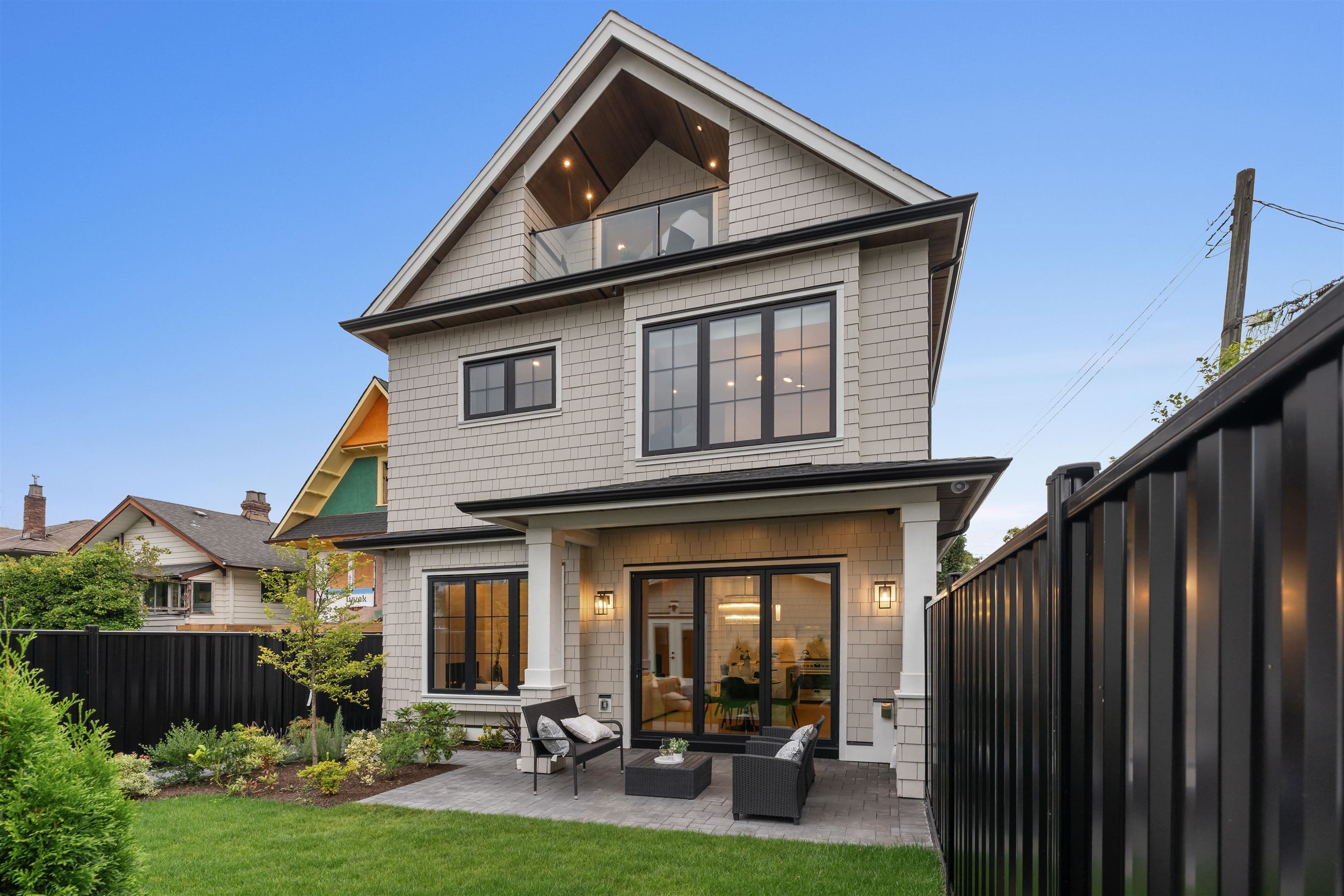 2 - 2256 E Pender Street Street, Vancouver