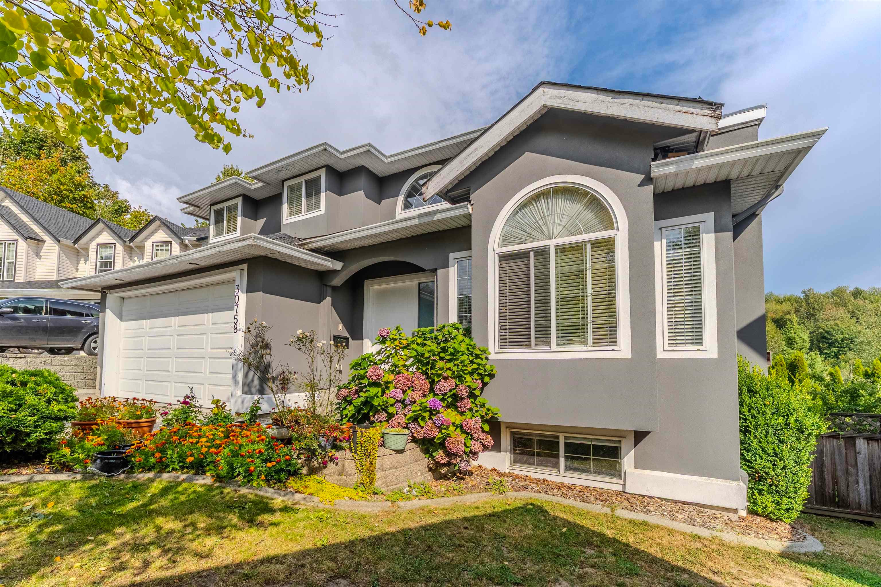 30758 Stellar Court, Abbotsford, V2T 6R5 — photo 2