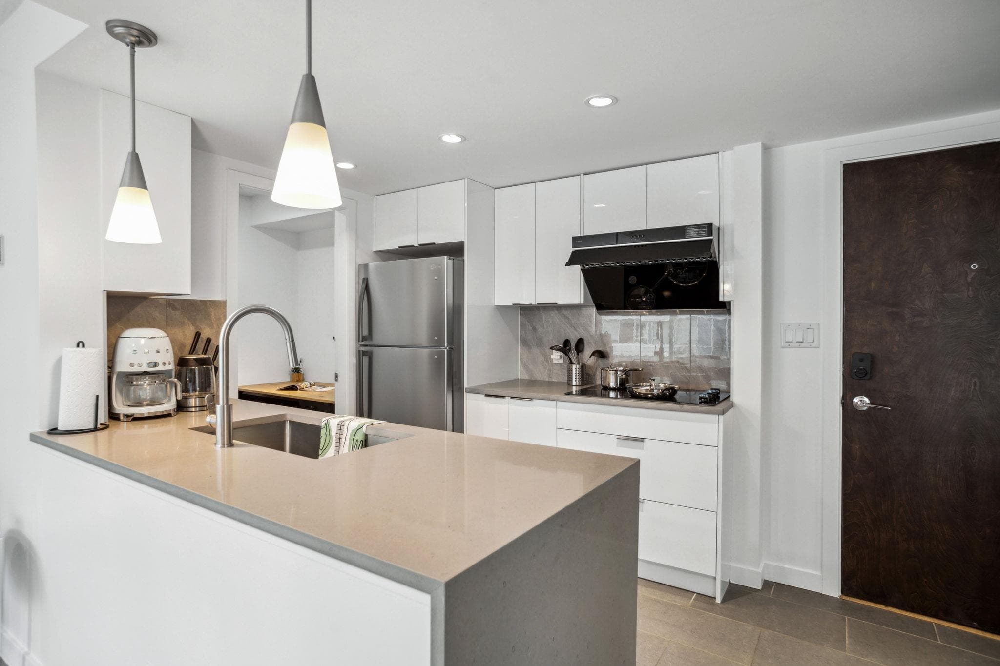 605 - 618 Abbott Street, Vancouver, V6B 0C1 — photo 3