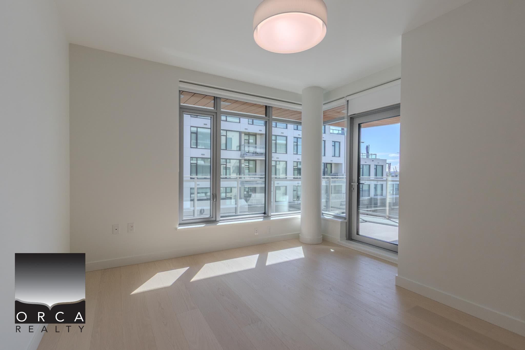 410 - 777 Harbour Way, North Vancouver, V7P 0G2 — photo 3