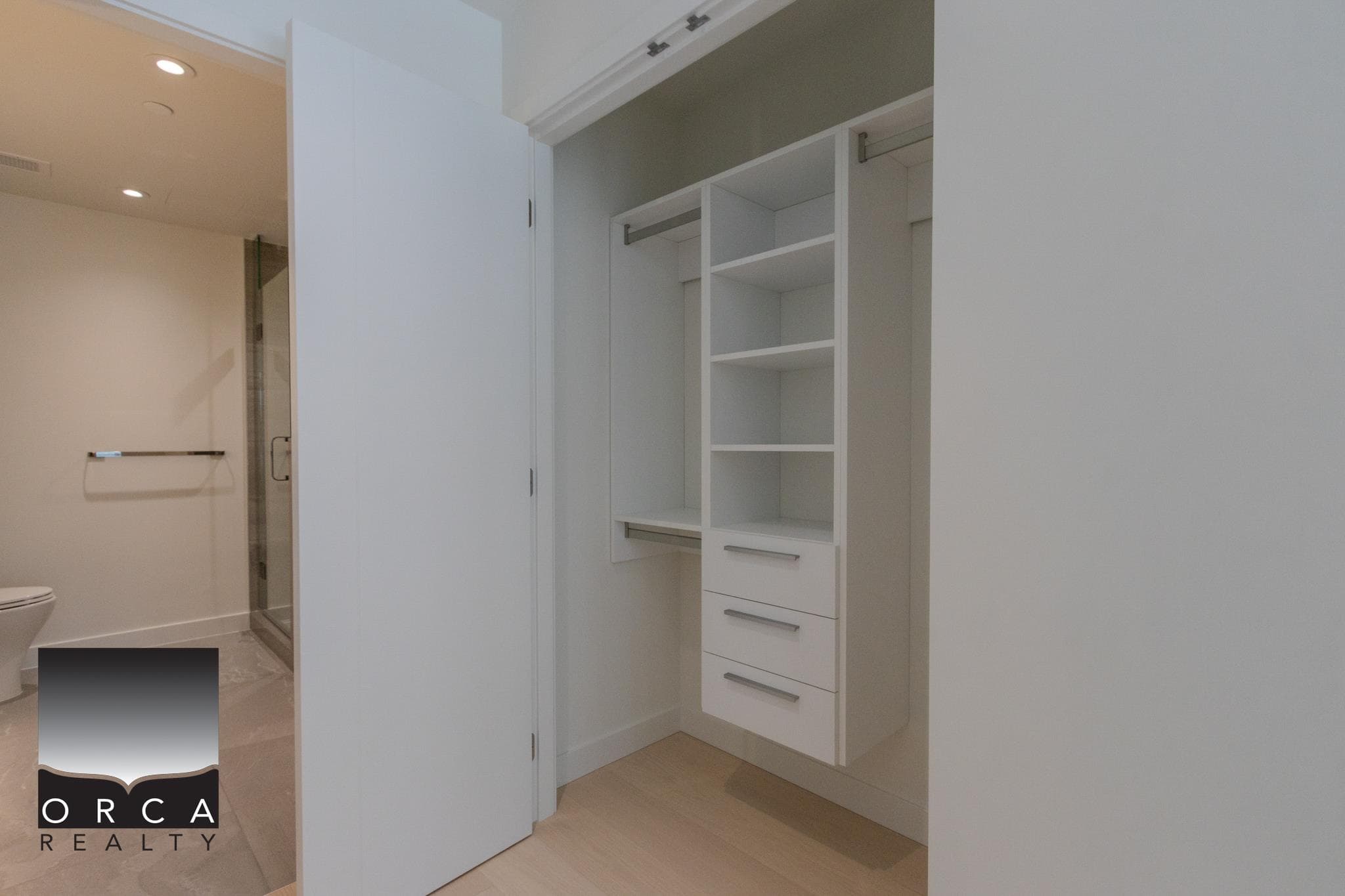 410 - 777 Harbour Way, North Vancouver, V7P 0G2 — photo 5