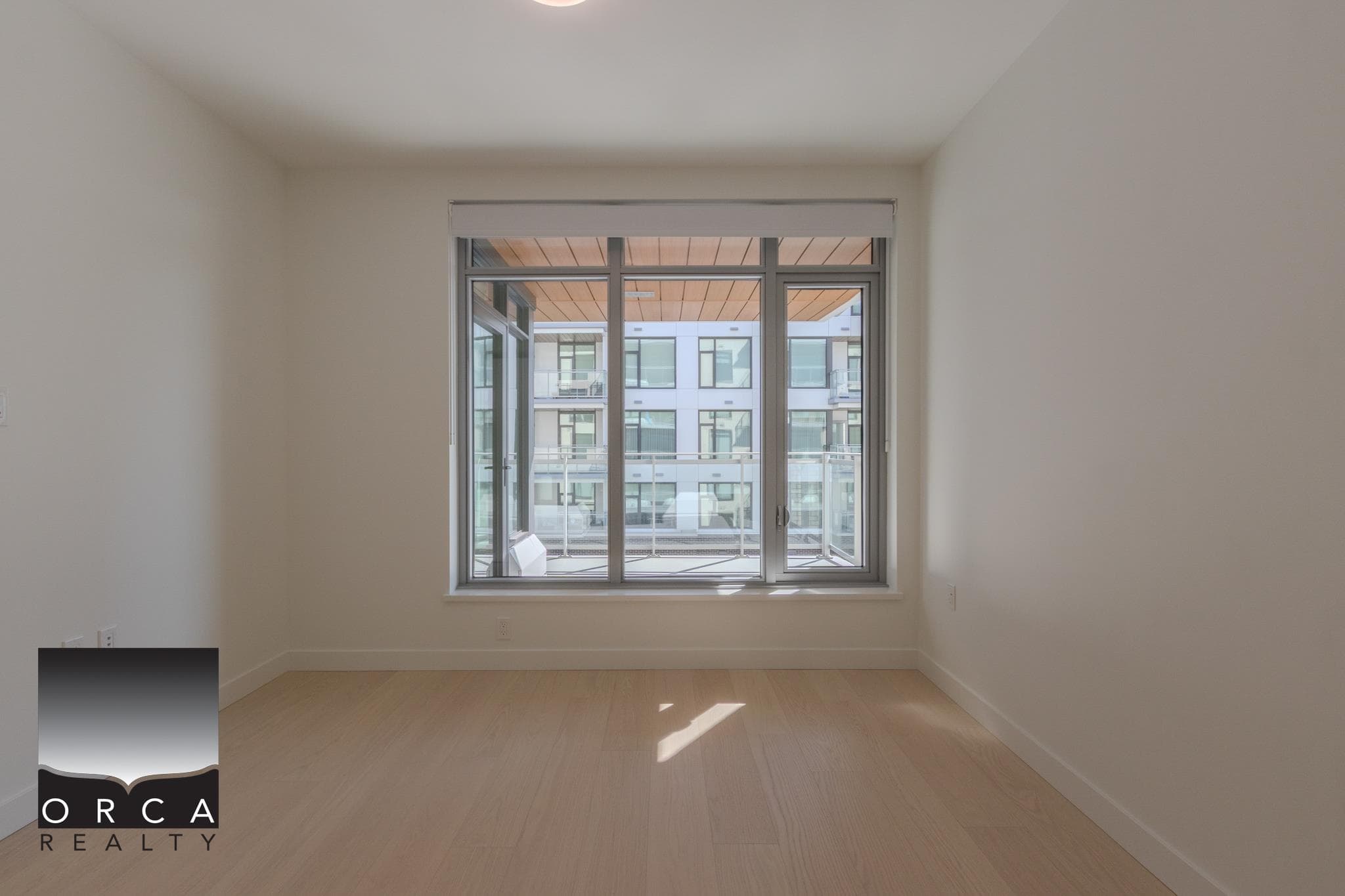 410 - 777 Harbour Way, North Vancouver, V7P 0G2 — photo 4