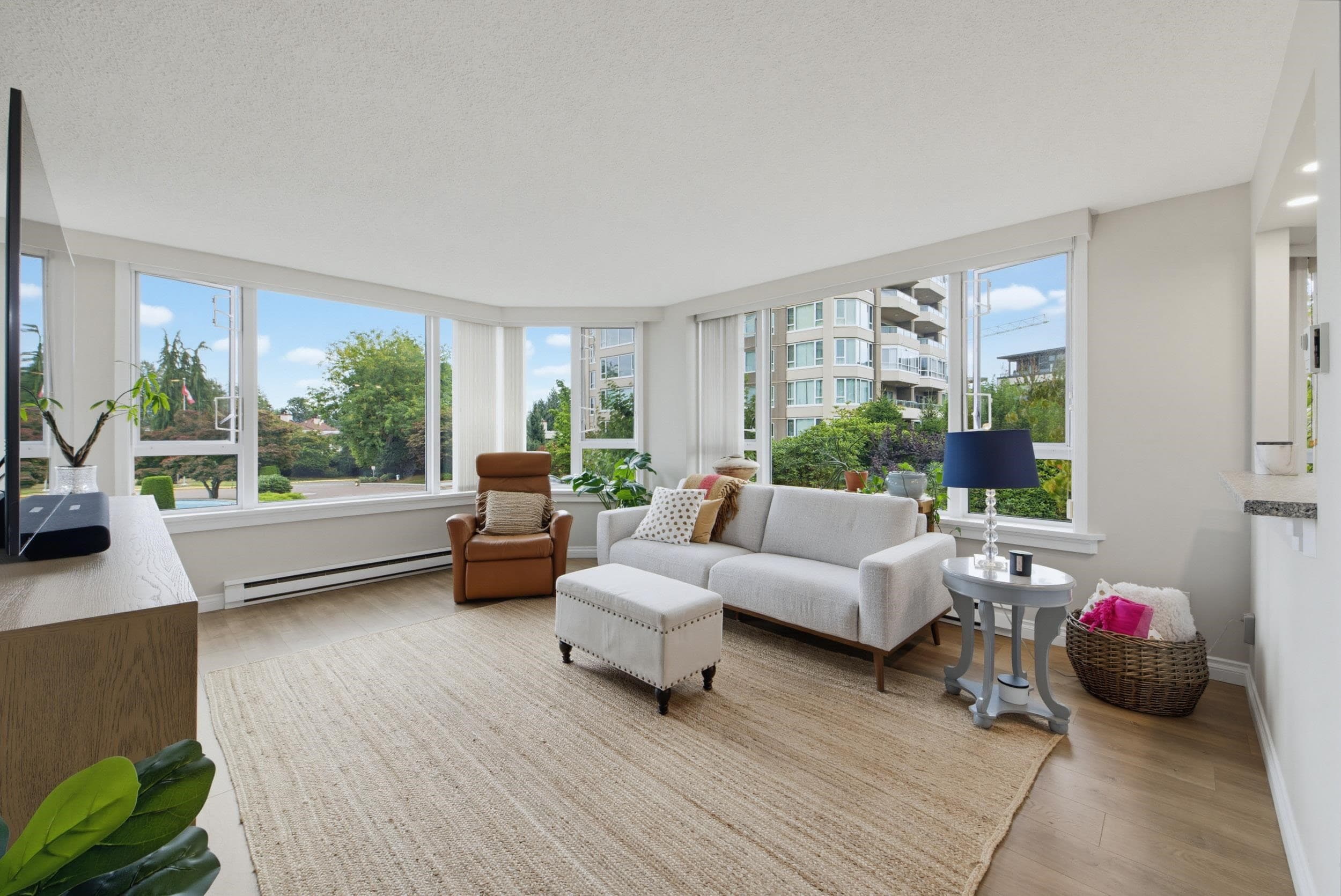 204 - 3150 Gladwin Road, Abbotsford, V2T 5S9 — photo 2