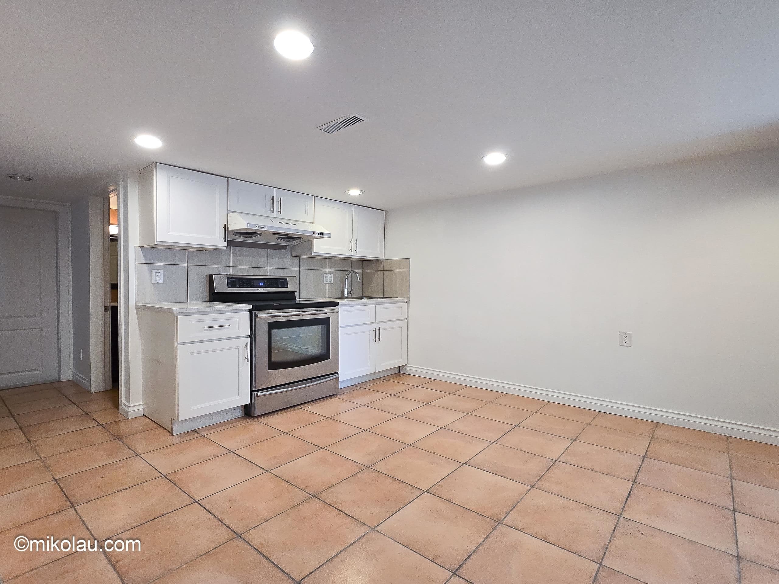 1xx Gilmore Ave, Burnaby, V5C 4P7 — photo 2