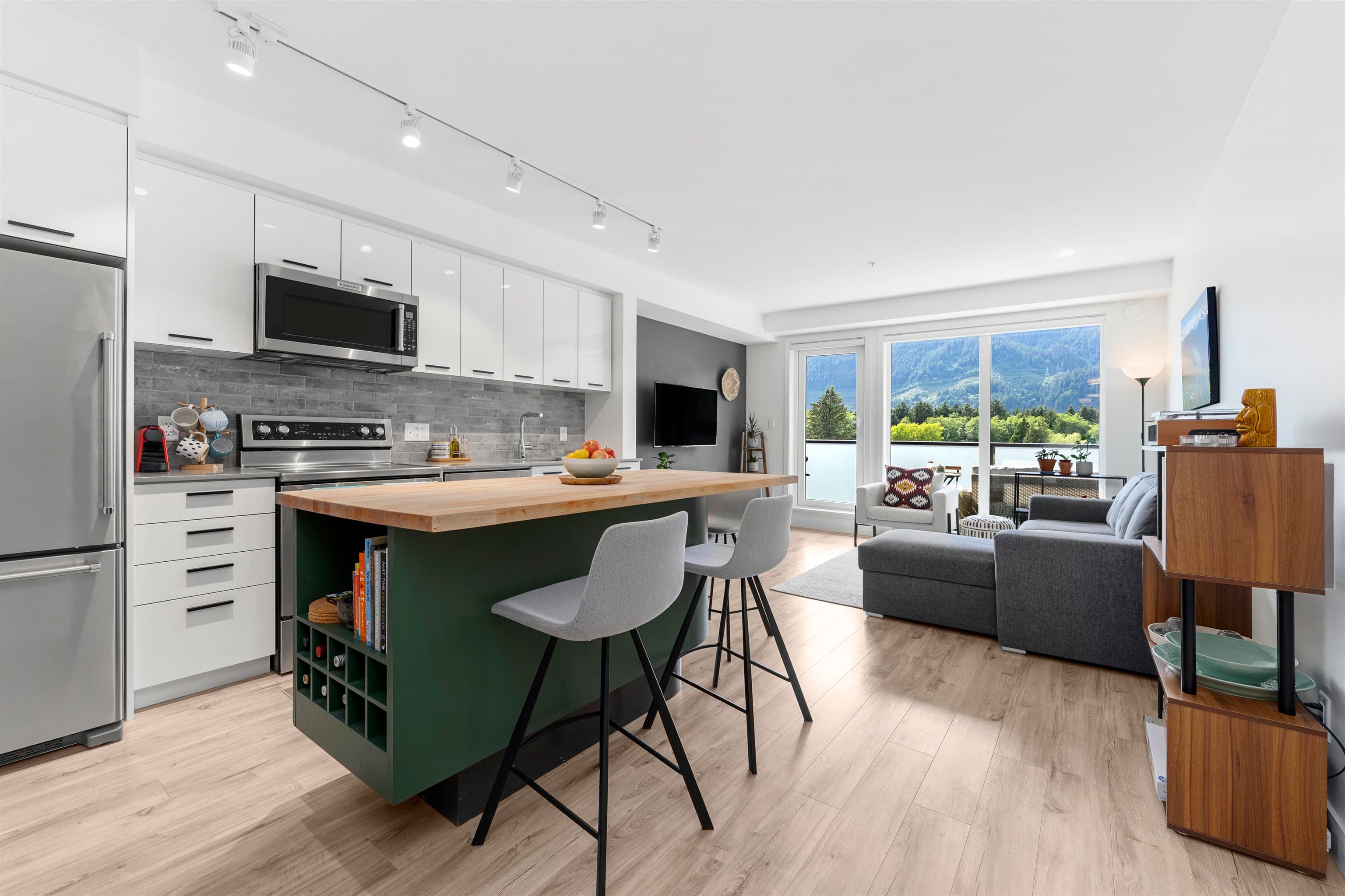 509 - 38013 Third Avenue, Squamish, V8B 0Z8 — photo 2