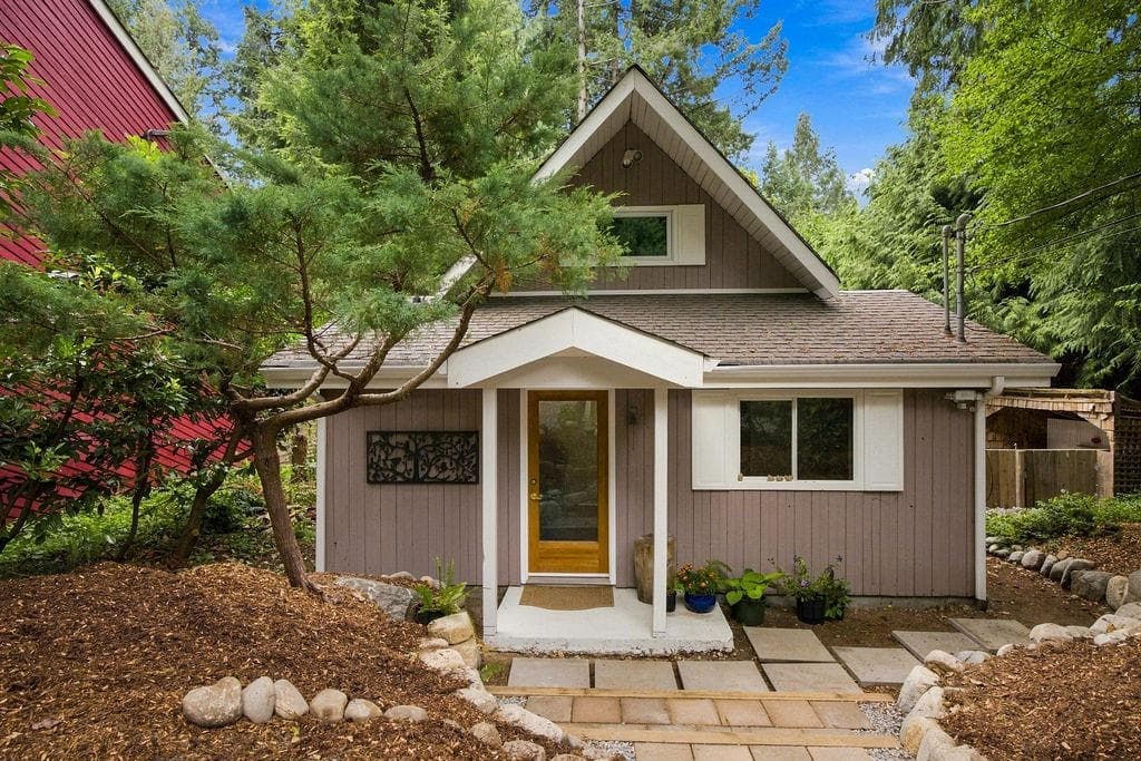 2825 Lower Road, Roberts Creek, V0N 2W2 — photo 1
