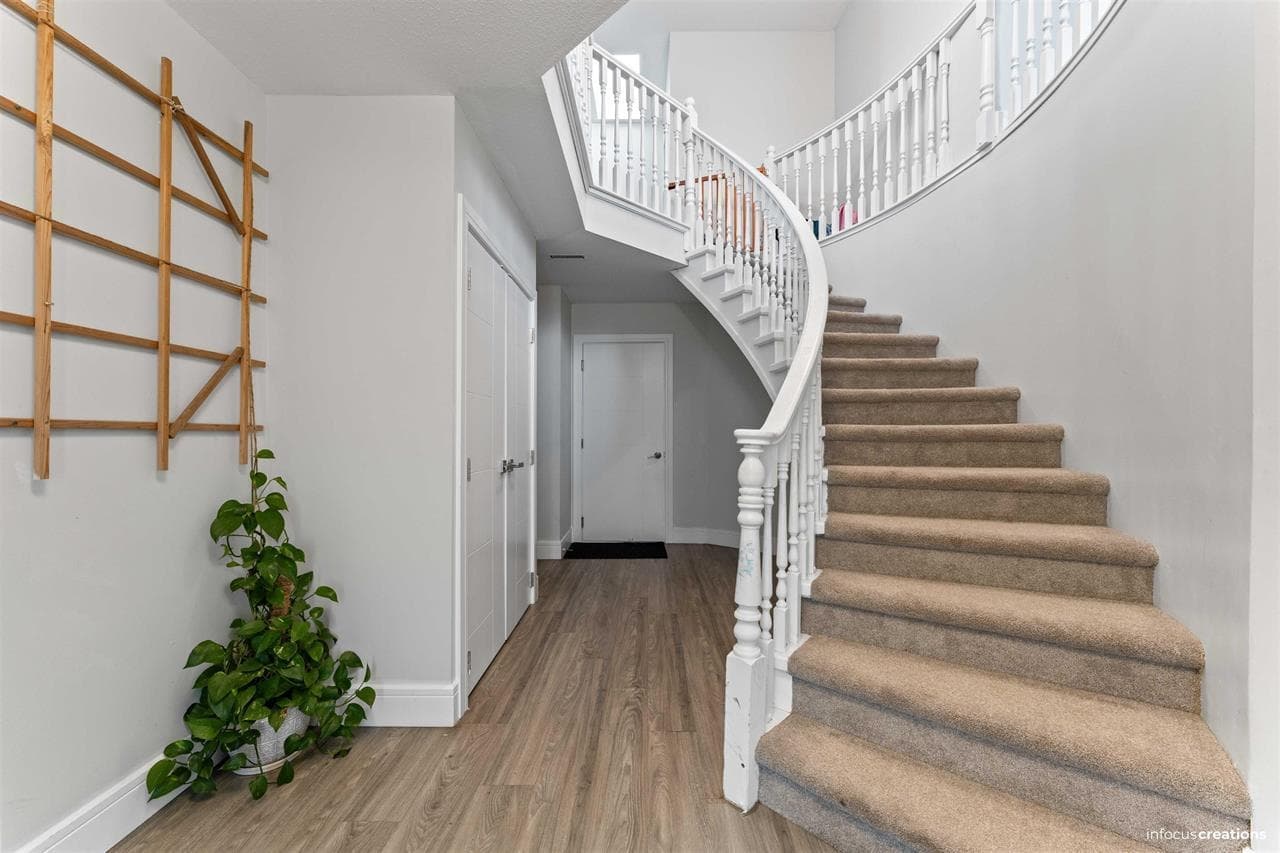 7565 123a Street, Surrey, V3W 9P6 — photo 3