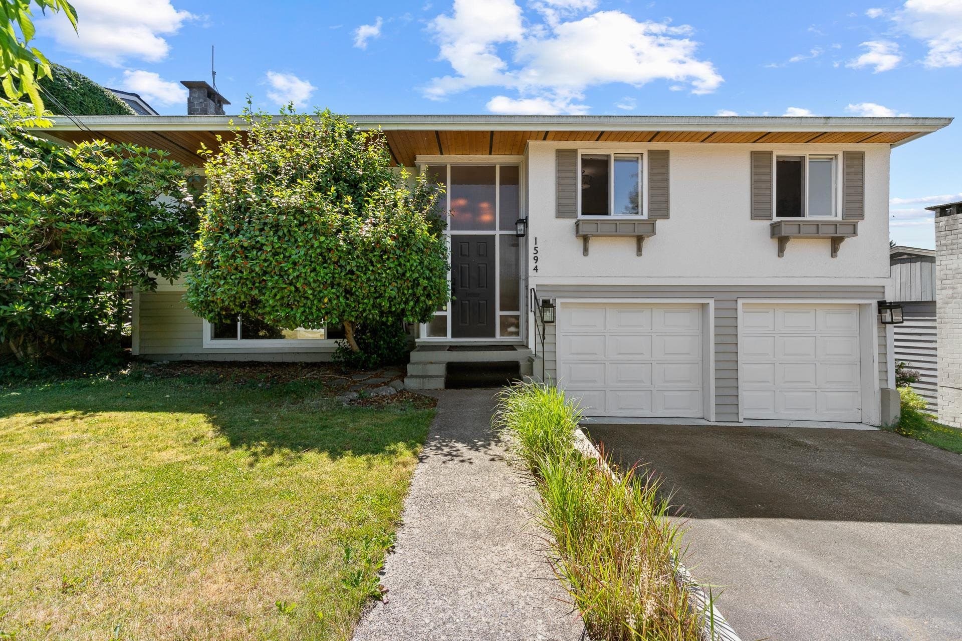 1594 Elinor Crescent, Port Coquitlam, V3C 2Y9 — photo 2
