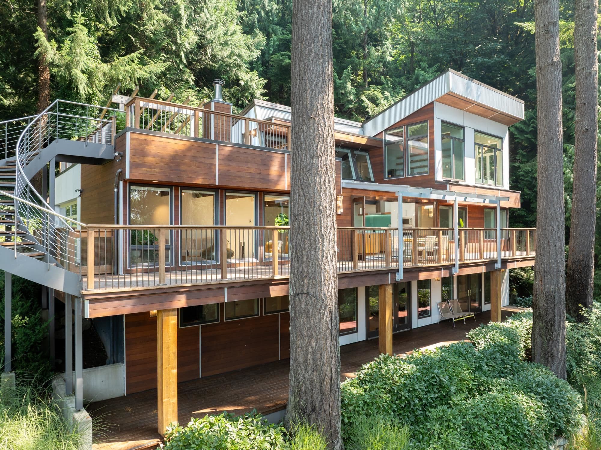 170 Sunset Drive, Lions Bay, V0N 2E0 — photo 2