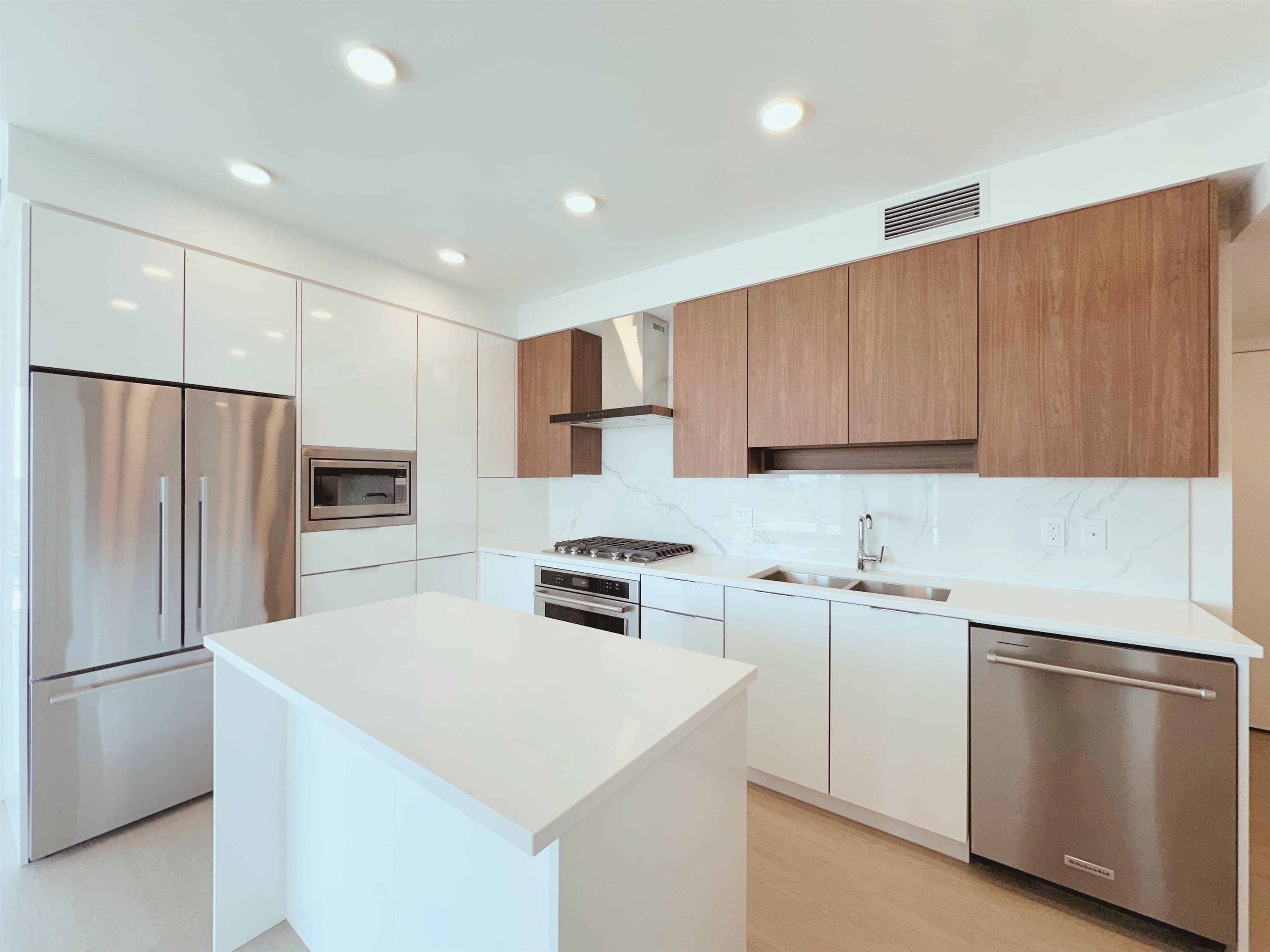 601 - 7799 Park Crescent, Burnaby, V3N 0J7 — photo 2