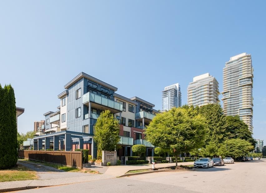 211 - 6533 Mckay Avenue, Burnaby