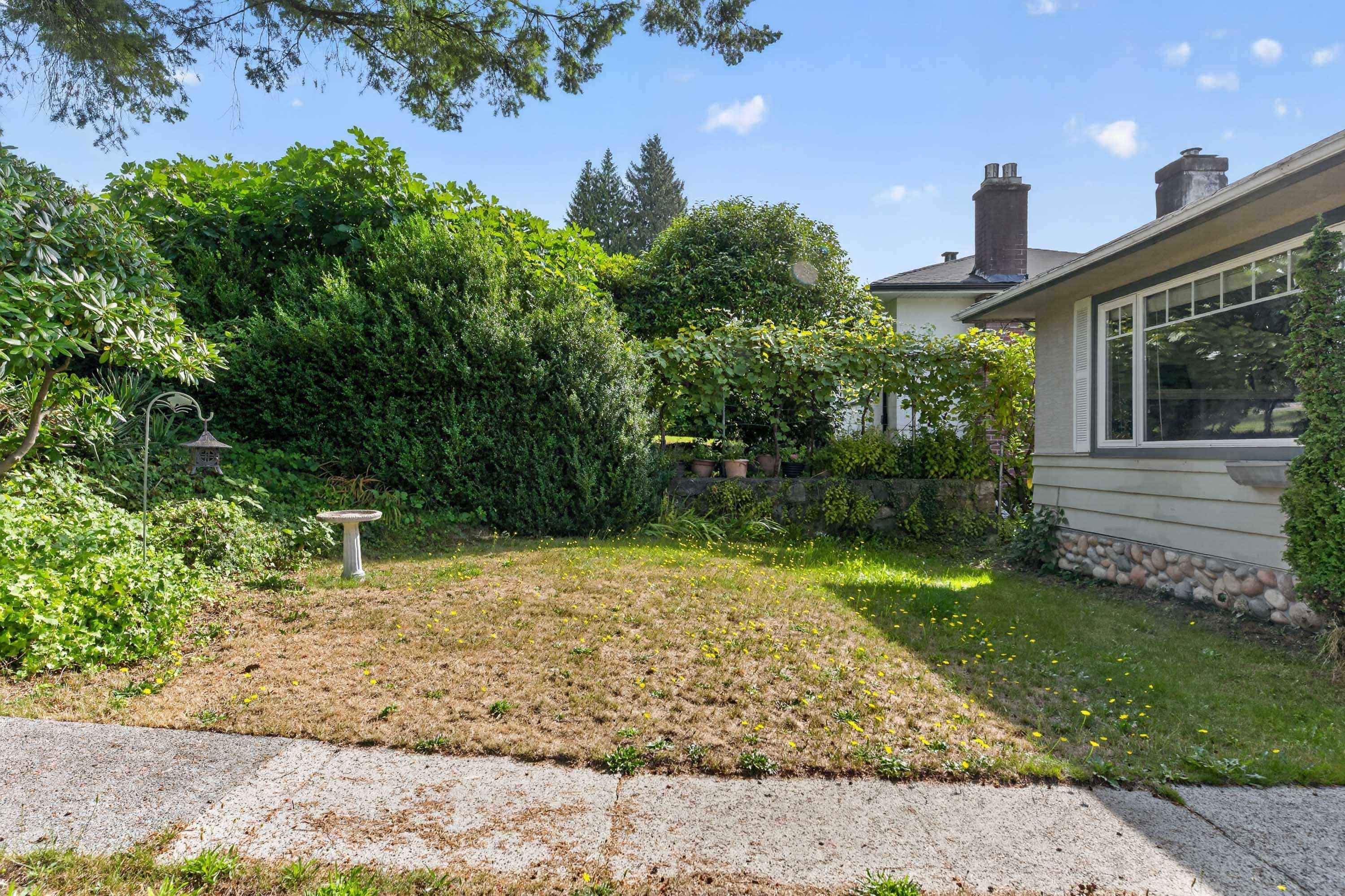 341 W 24th Street, North Vancouver, V7M 2C7 — photo 2