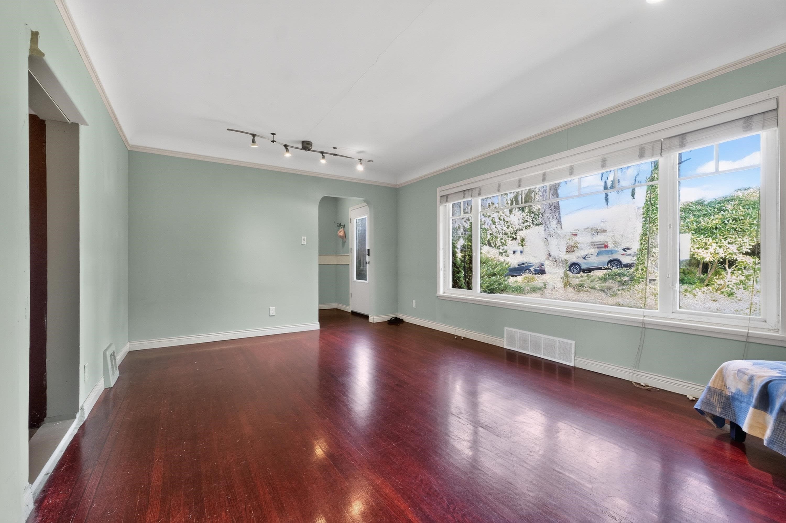 341 W 24th Street, North Vancouver, V7M 2C7 — photo 5