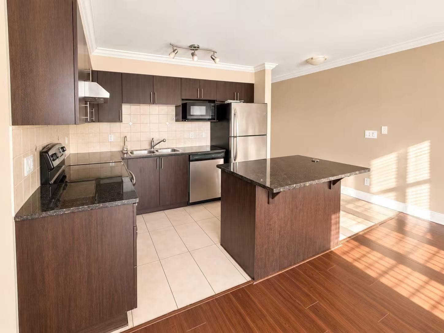 201 - 17769 57 Avenue, Surrey, V3S 1H1 — photo 5