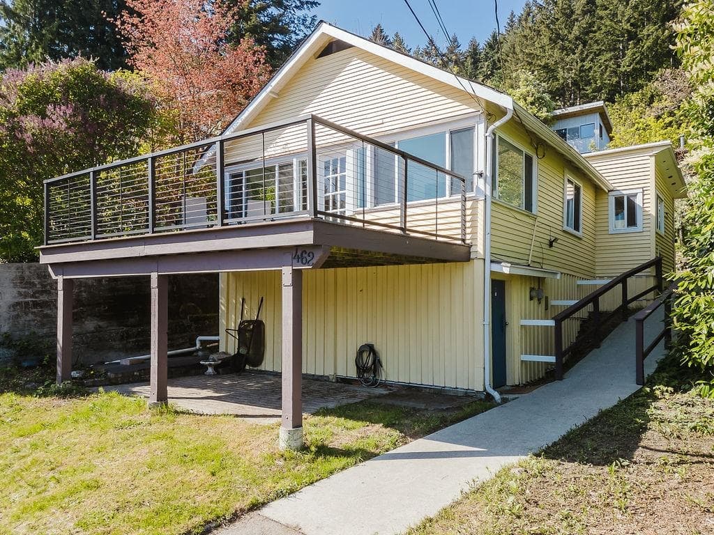 462 Central Avenue, Gibsons, V0N 1V1 — photo 1