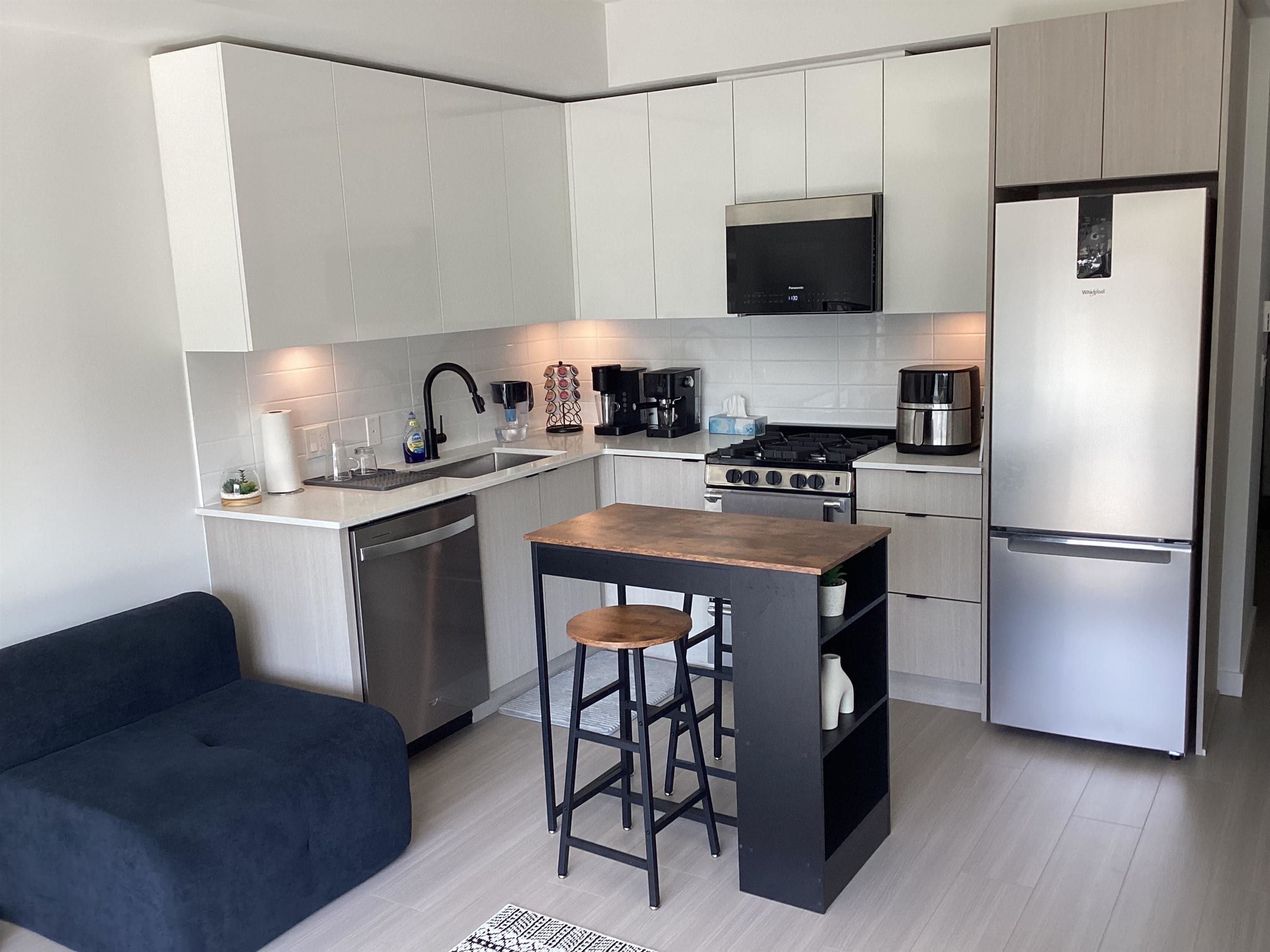 303 - 2277 Hawthorne Avenue, Port Coquitlam, V3C 1W7 — photo 2