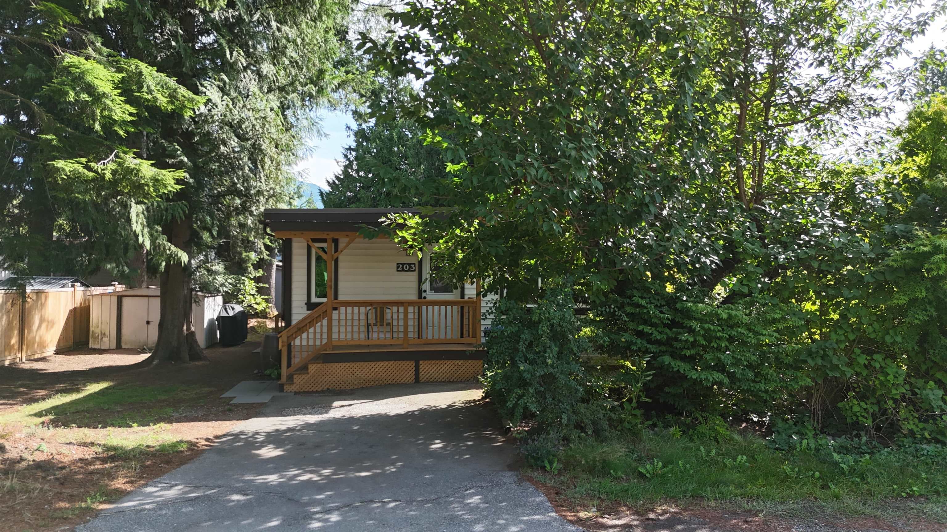 203 - 1830 Mamquam Road, Squamish, V0N 1T0 — photo 4