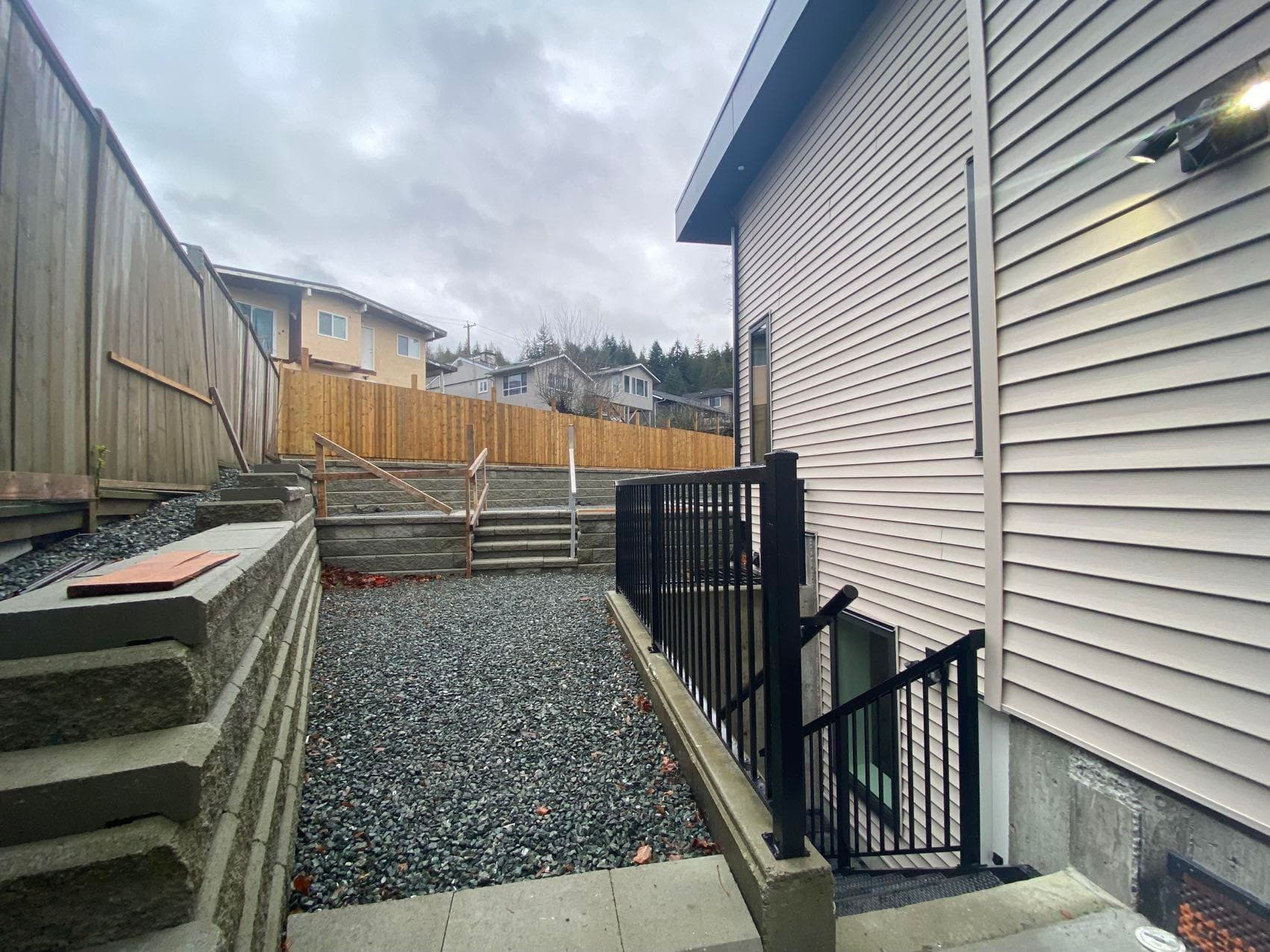 2 Bed Suite - 7542 Lindrick Court, Burnaby, V5A 3Y5 — photo 3