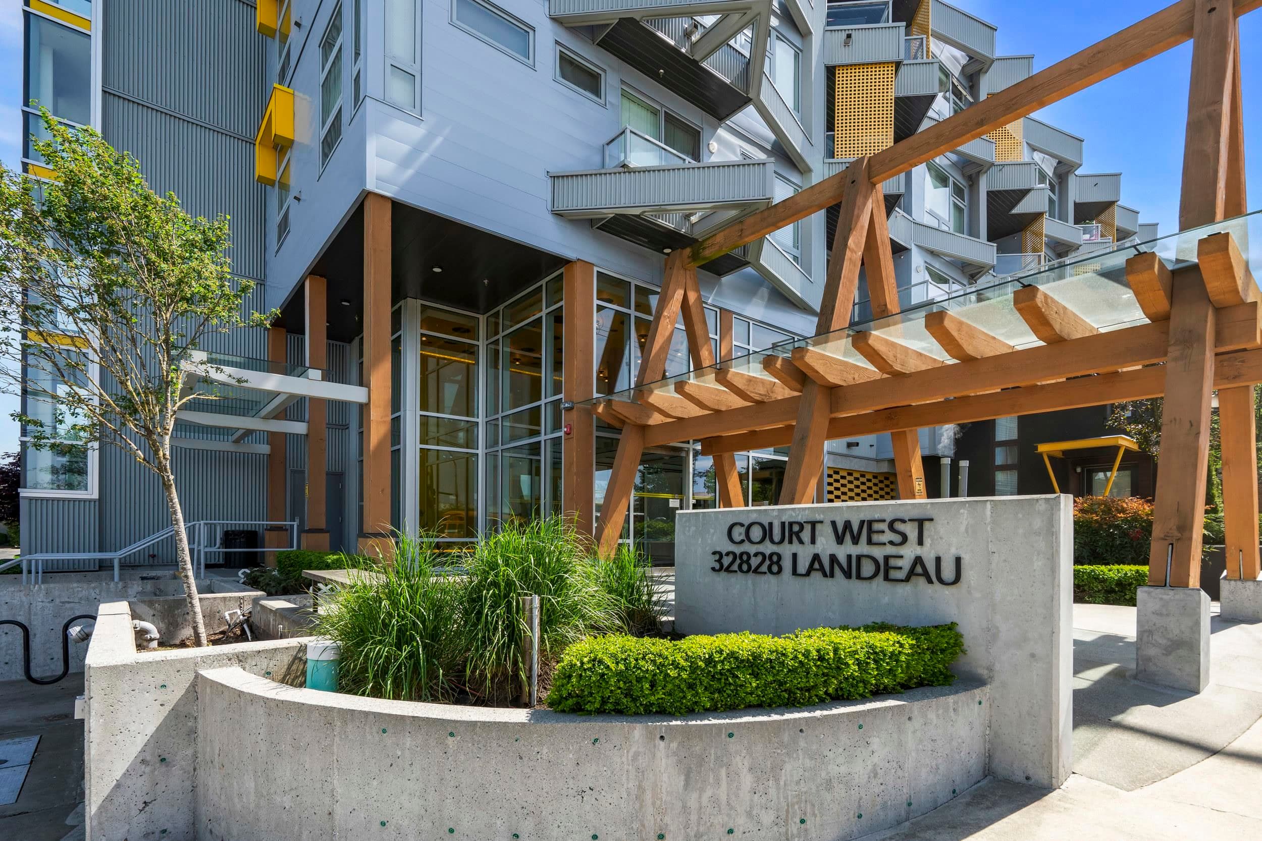 407 - 32838 Landeau Place, Abbotsford, V2S 0M6 — photo 2