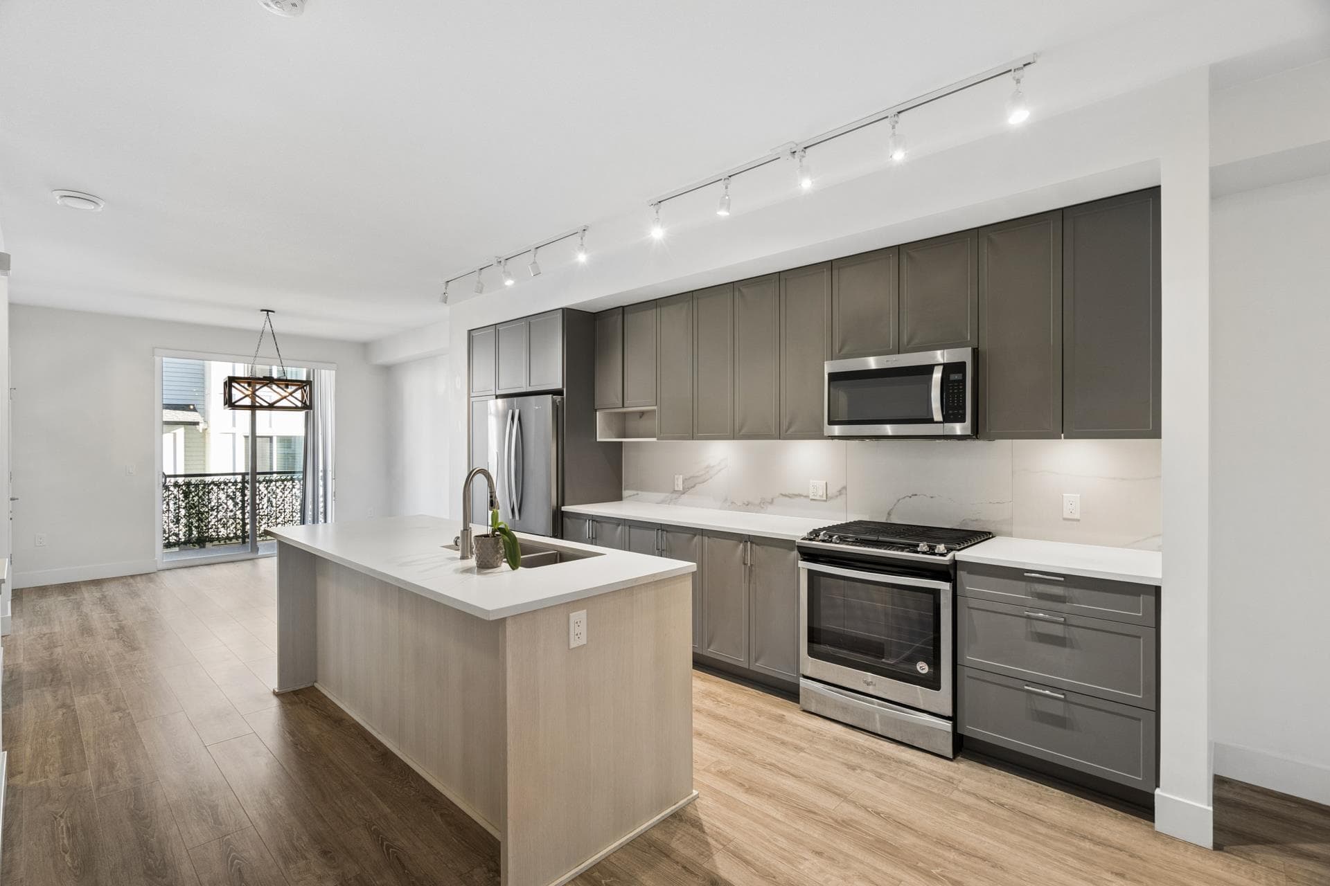 40 - 9718 161a Street, Surrey, V4N 6S7 — photo 1