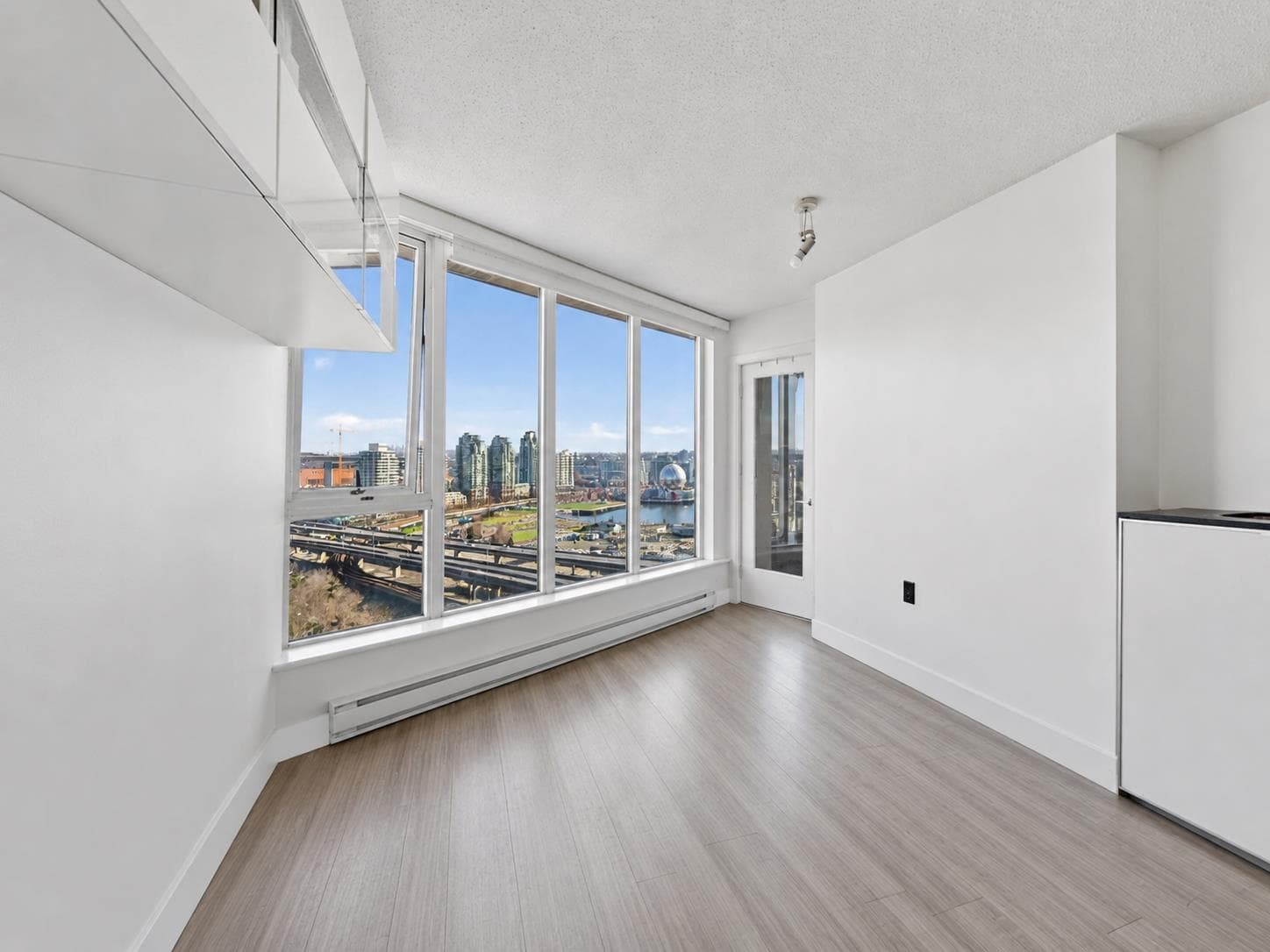 2309 - 688 Abbott Street, Vancouver, V6B 0B9 — photo 1