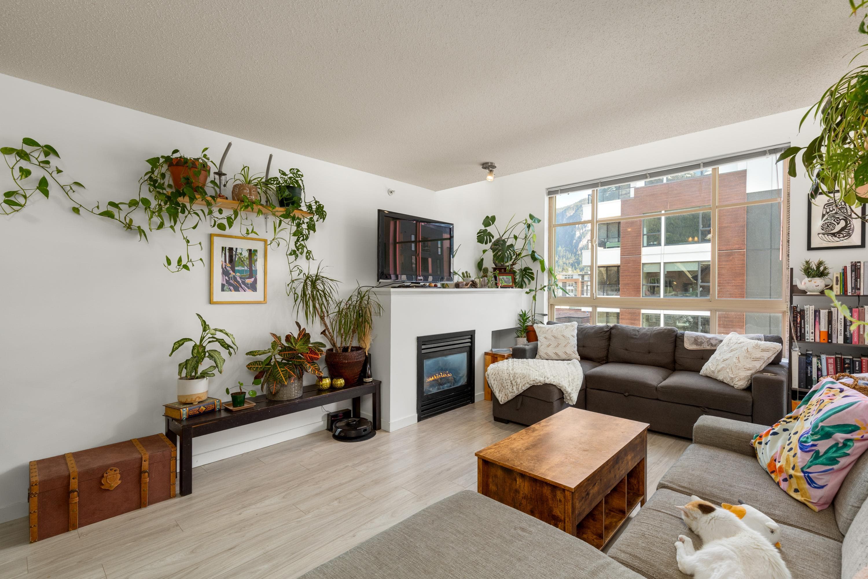 313 - 38003 Second Avenue, Squamish, V8B 0C4 — photo 1