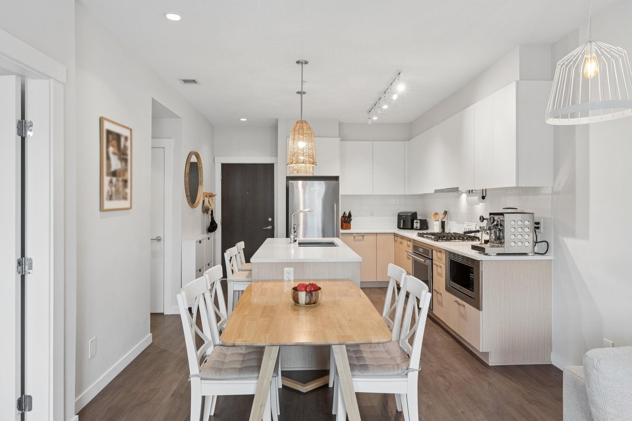 210 - 625 E 3rd Street, North Vancouver, V7L 1G6 — photo 4