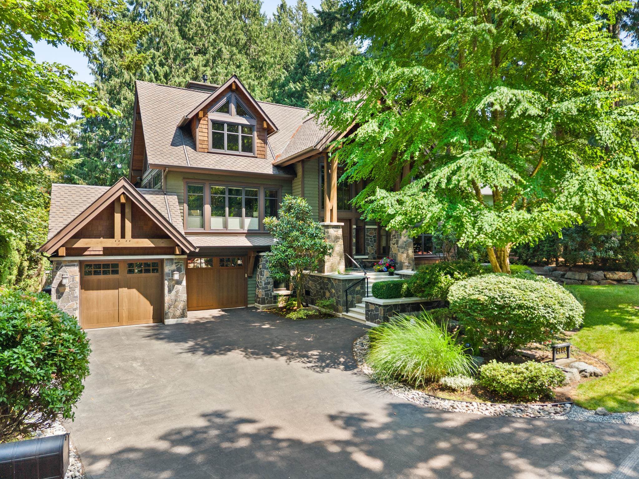 2650 Dogwood Drive, Surrey, V4A 3K5 — photo 1