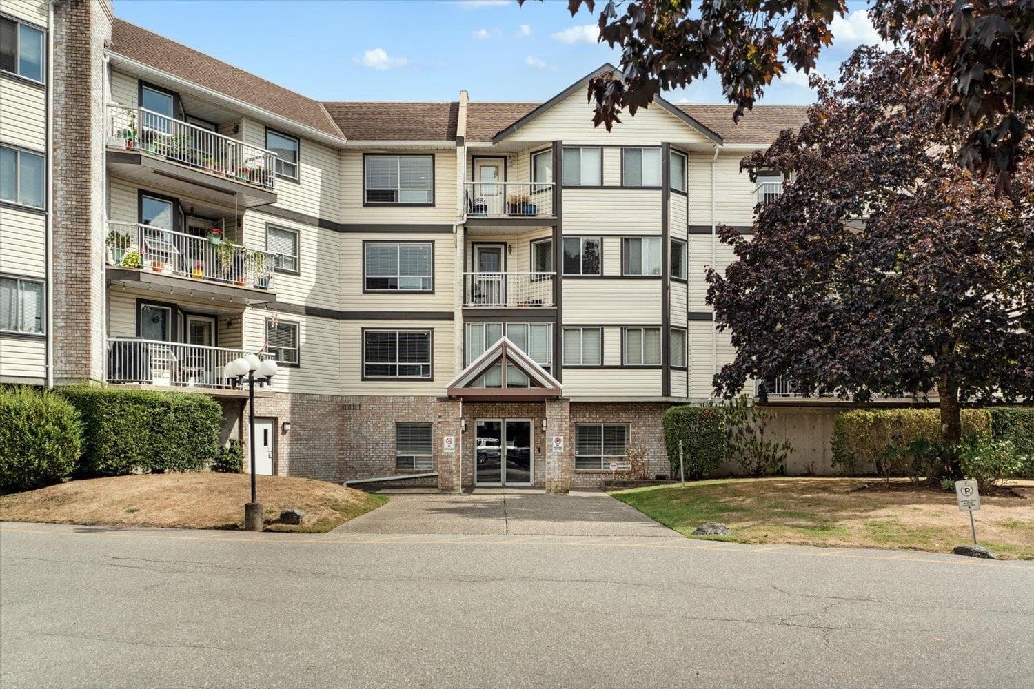 201 - 5710 201 Street, Langley, V3A 8A8 — photo 1