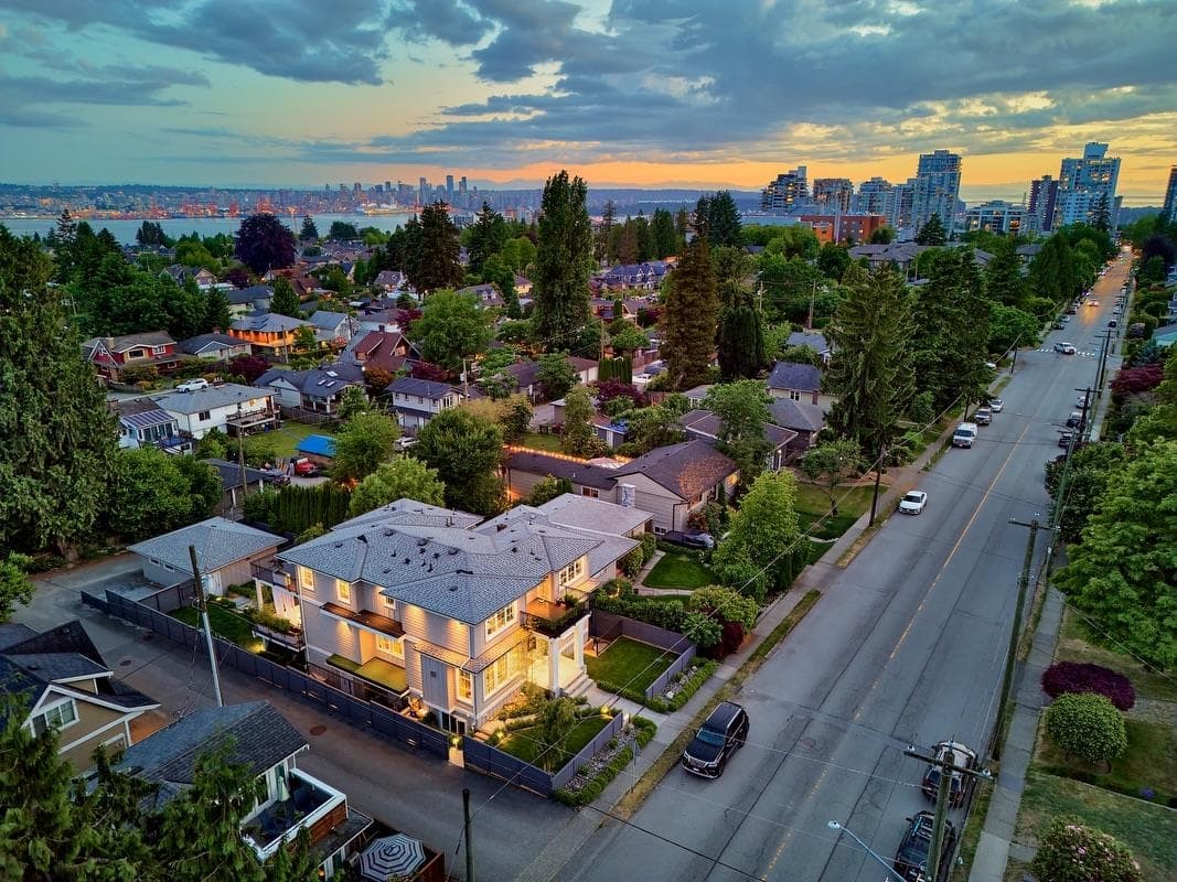 449 E 15th Street, North Vancouver, V7L 2R9 — photo 2