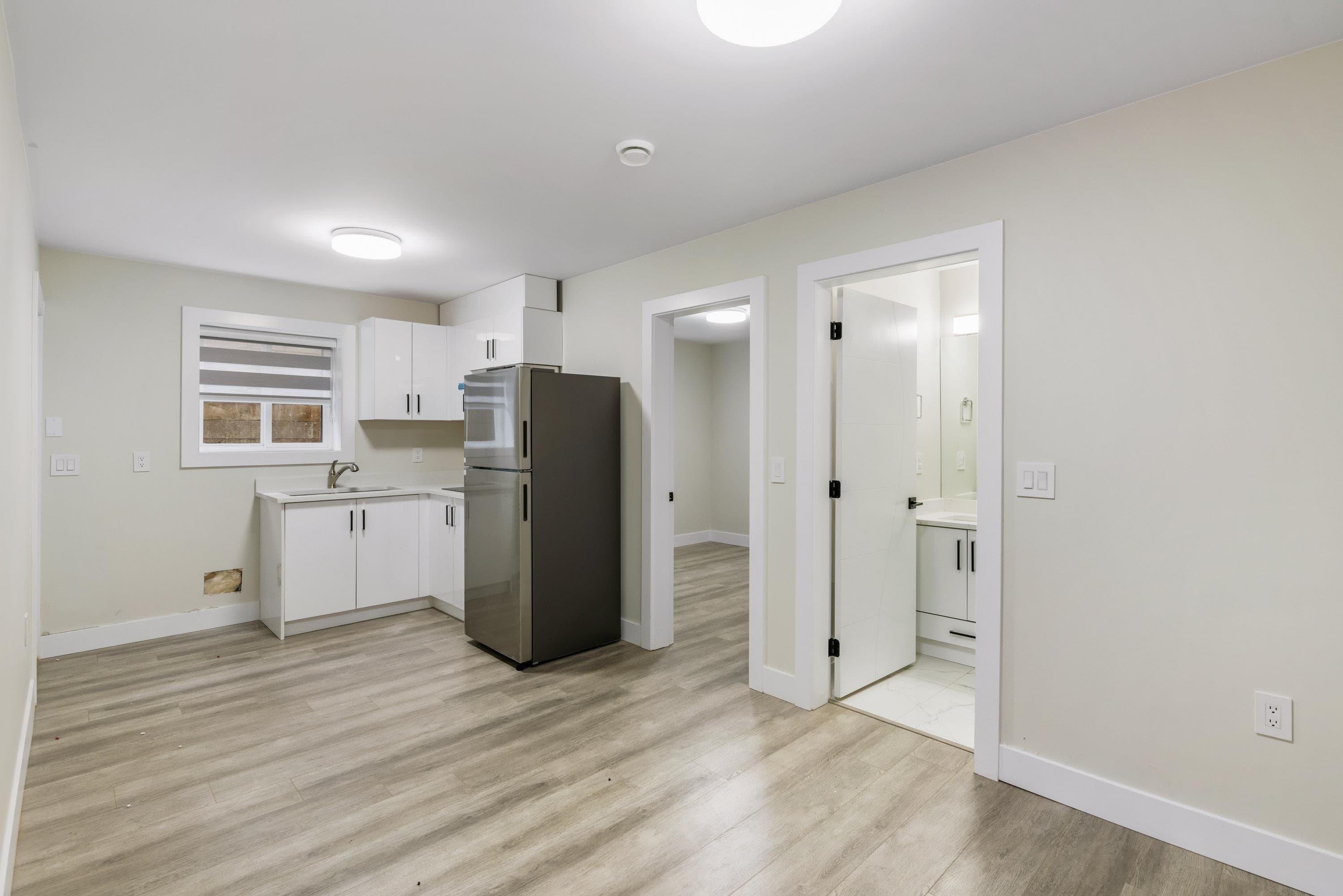 Ground level - 16xx Ellesmere Avenue, Burnaby, V5B 3T4 — photo 2
