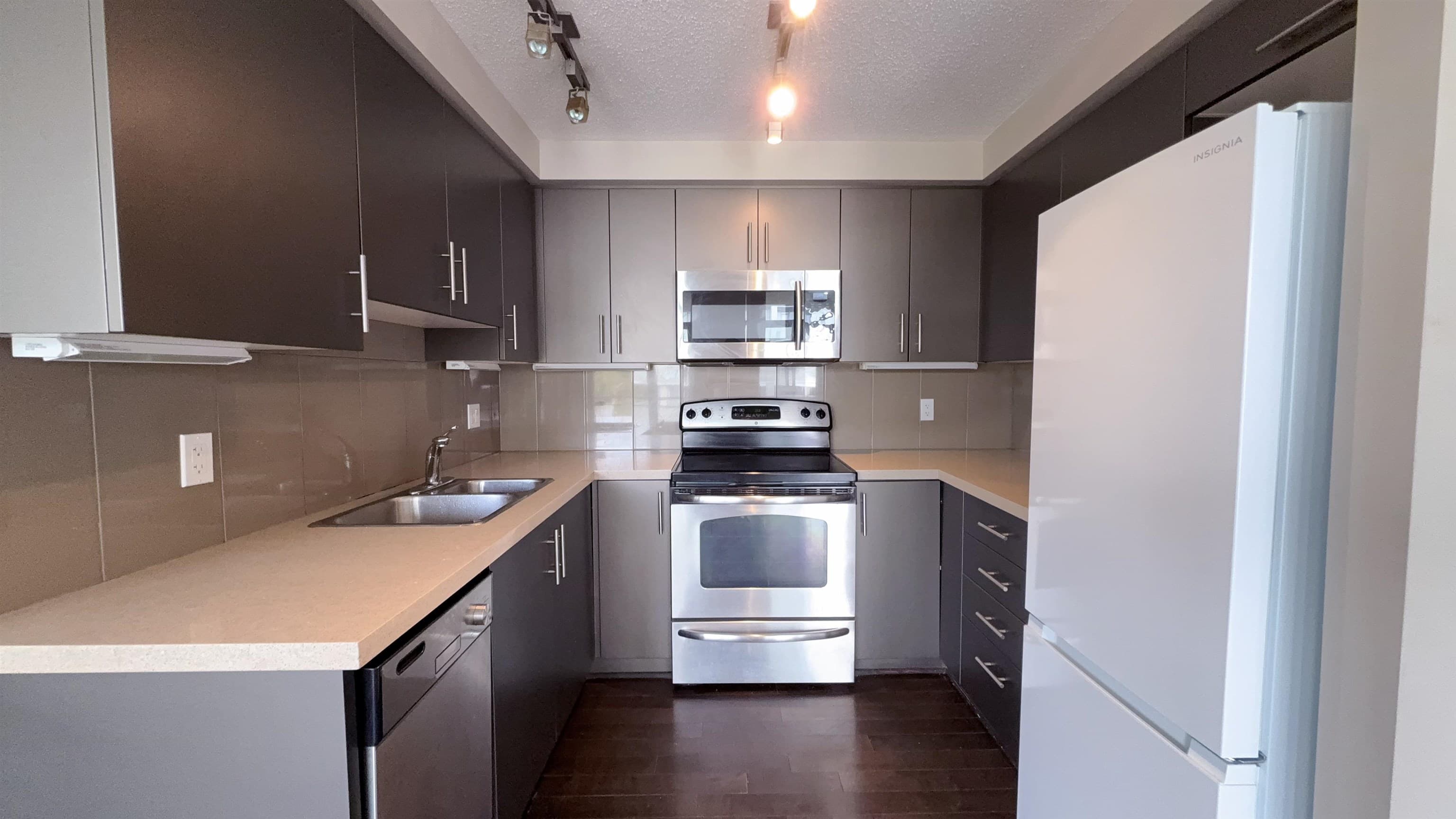 714 - 9009 Cornerstone Mews, Burnaby, V5A 0B9 — photo 2