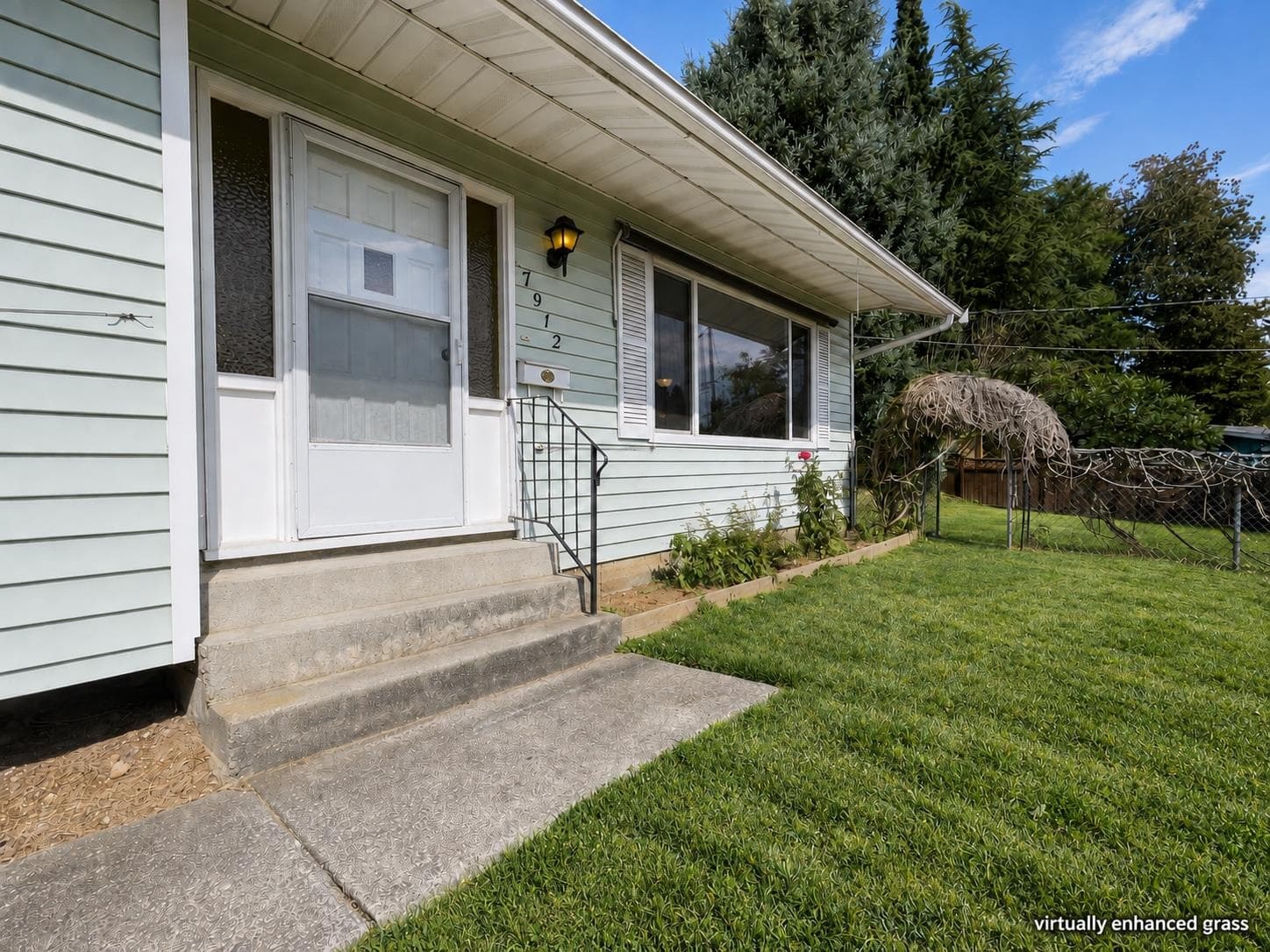 7912 Burdock Street, Mission, V2V 4Y1 — photo 3
