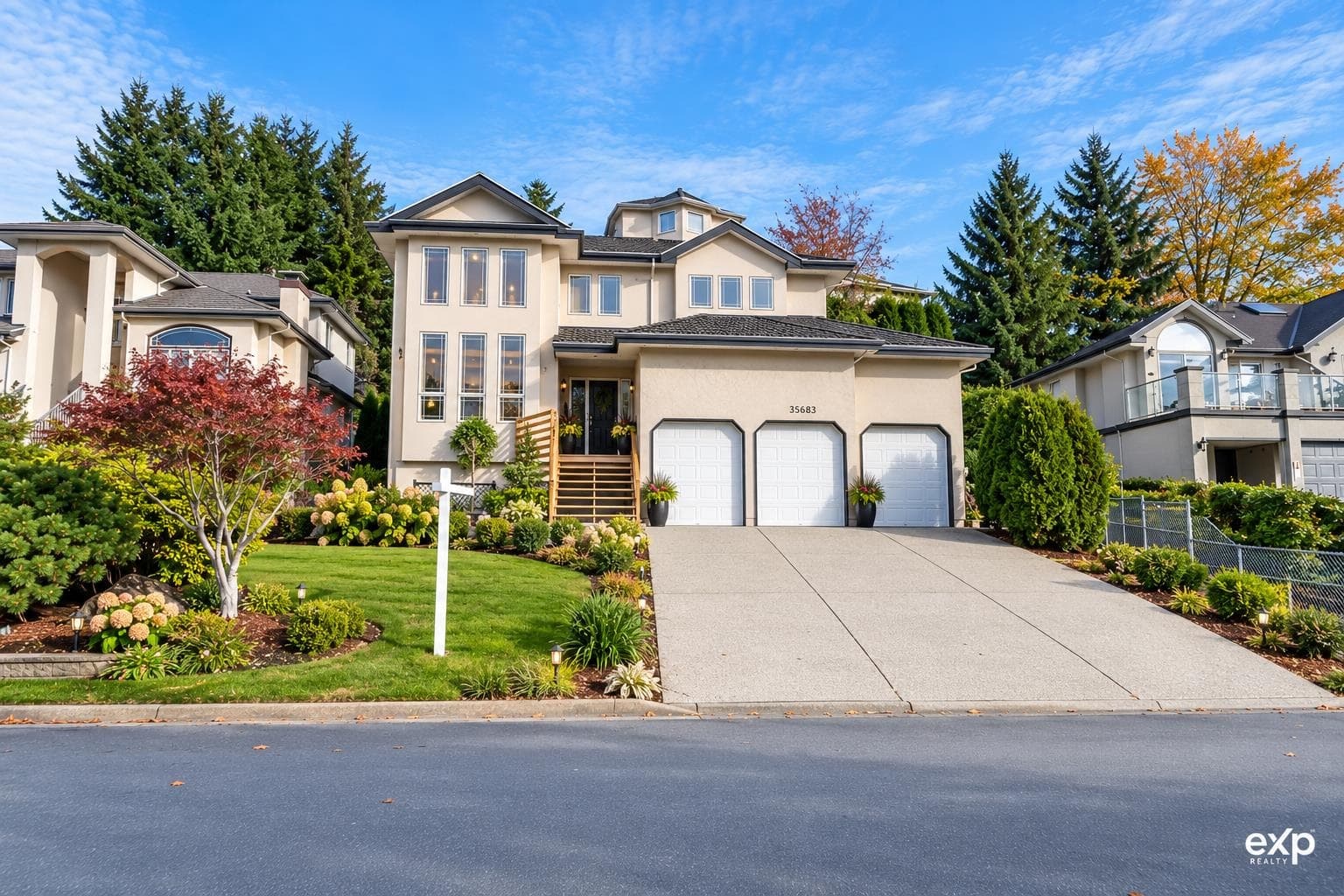 35683 Timberlane Drive, Abbotsford, V3G 1L6 — photo 1