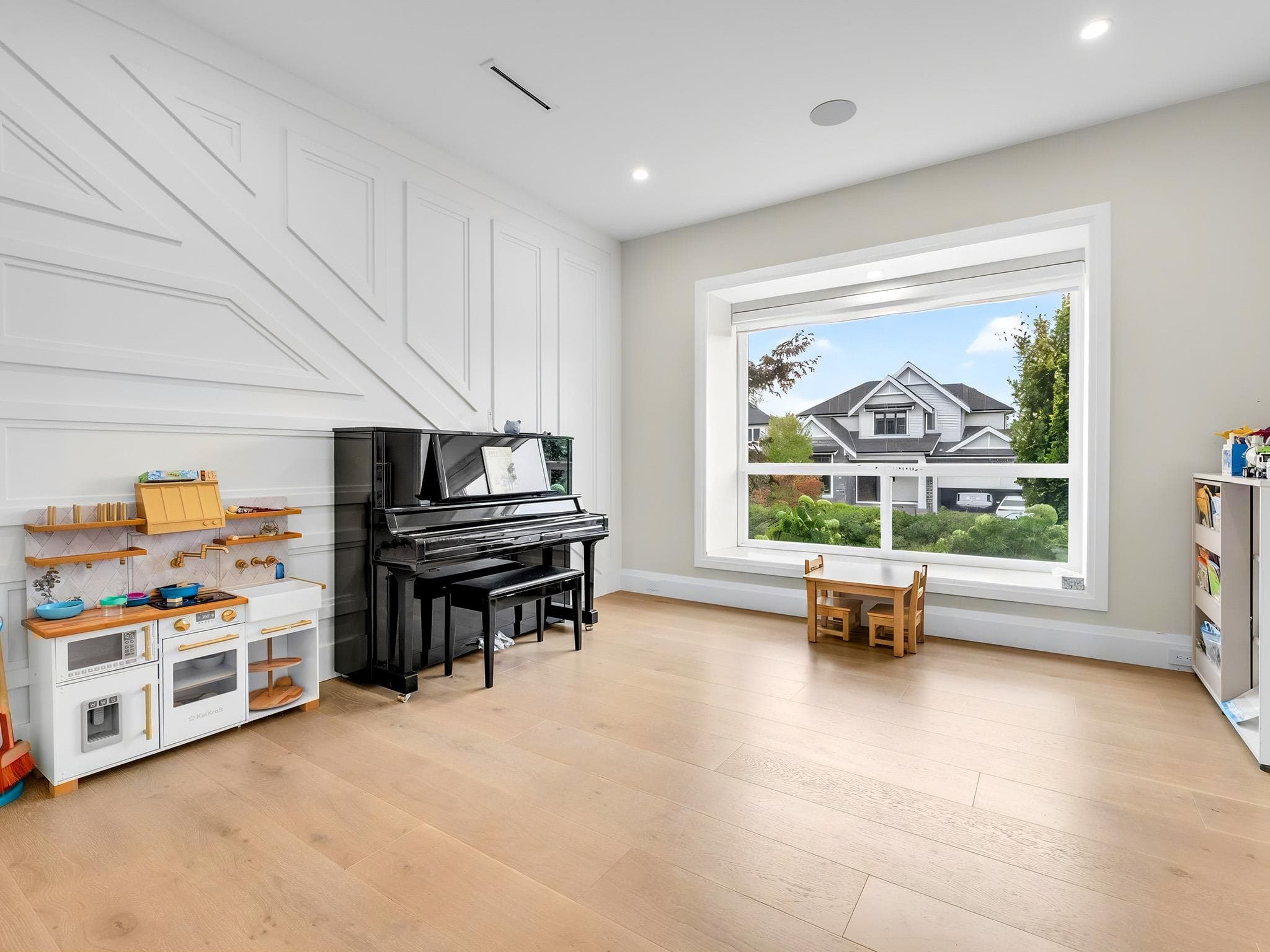 16468 29a Avenue, Surrey, V3Z 0X9 — photo 5