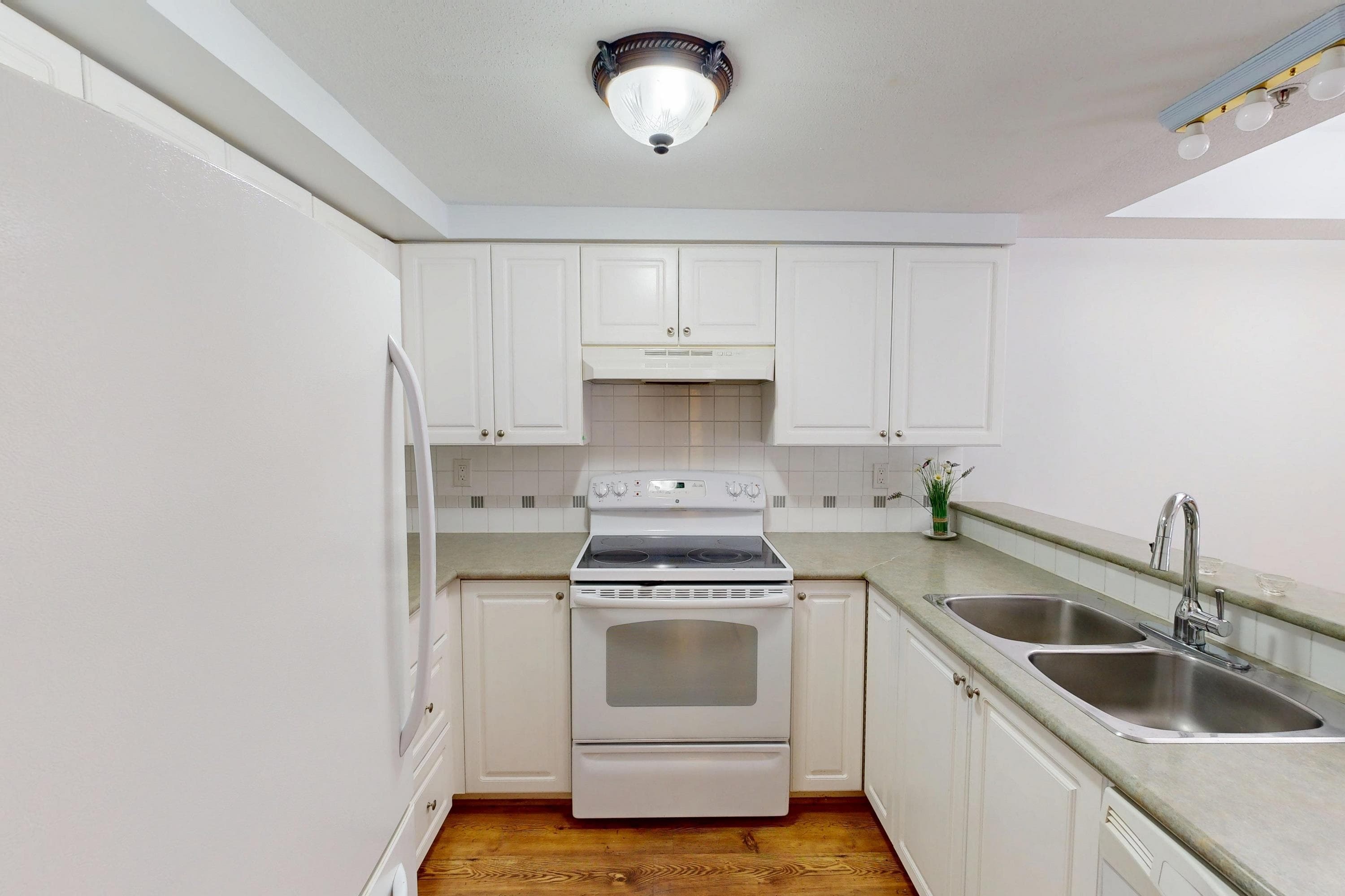 104 - 211 Twelfth Street, New Westminster, V3M 4H4 — photo 5
