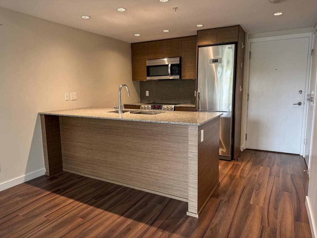 321 - 135 E 17th Street, North Vancouver, V7L 0C4 — photo 4