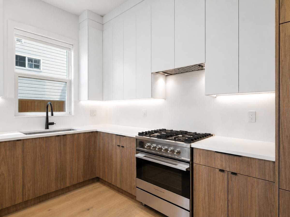 1907 E 40th Avenue, Vancouver, V5P 1J1 — photo 2