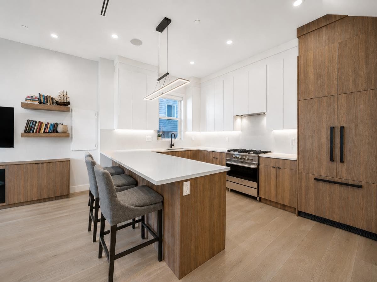 1907 E 40th Avenue, Vancouver, V5P 1J1 — photo 1