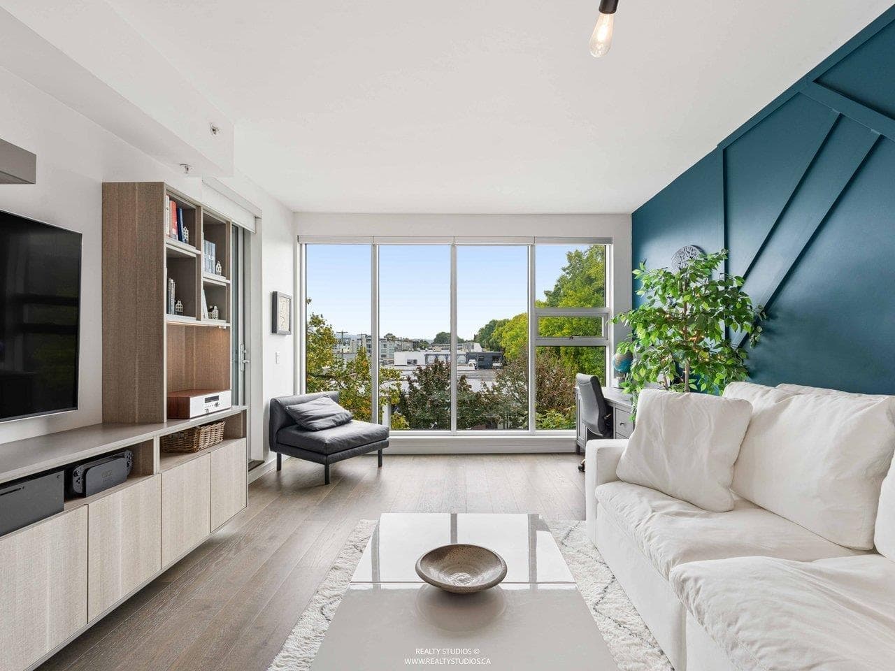 304 - 1819 W 5th Avenue, Vancouver, V6J 1P5 — photo 2