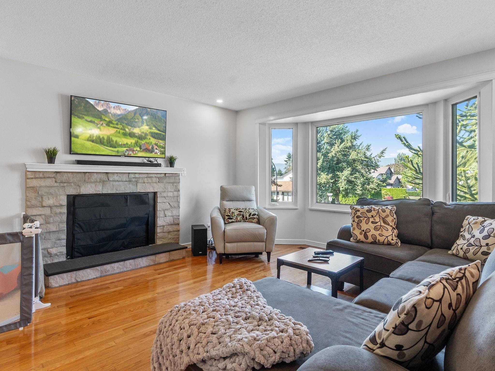 20360 Thorne Avenue, Maple Ridge, V2X 8T9 — photo 3