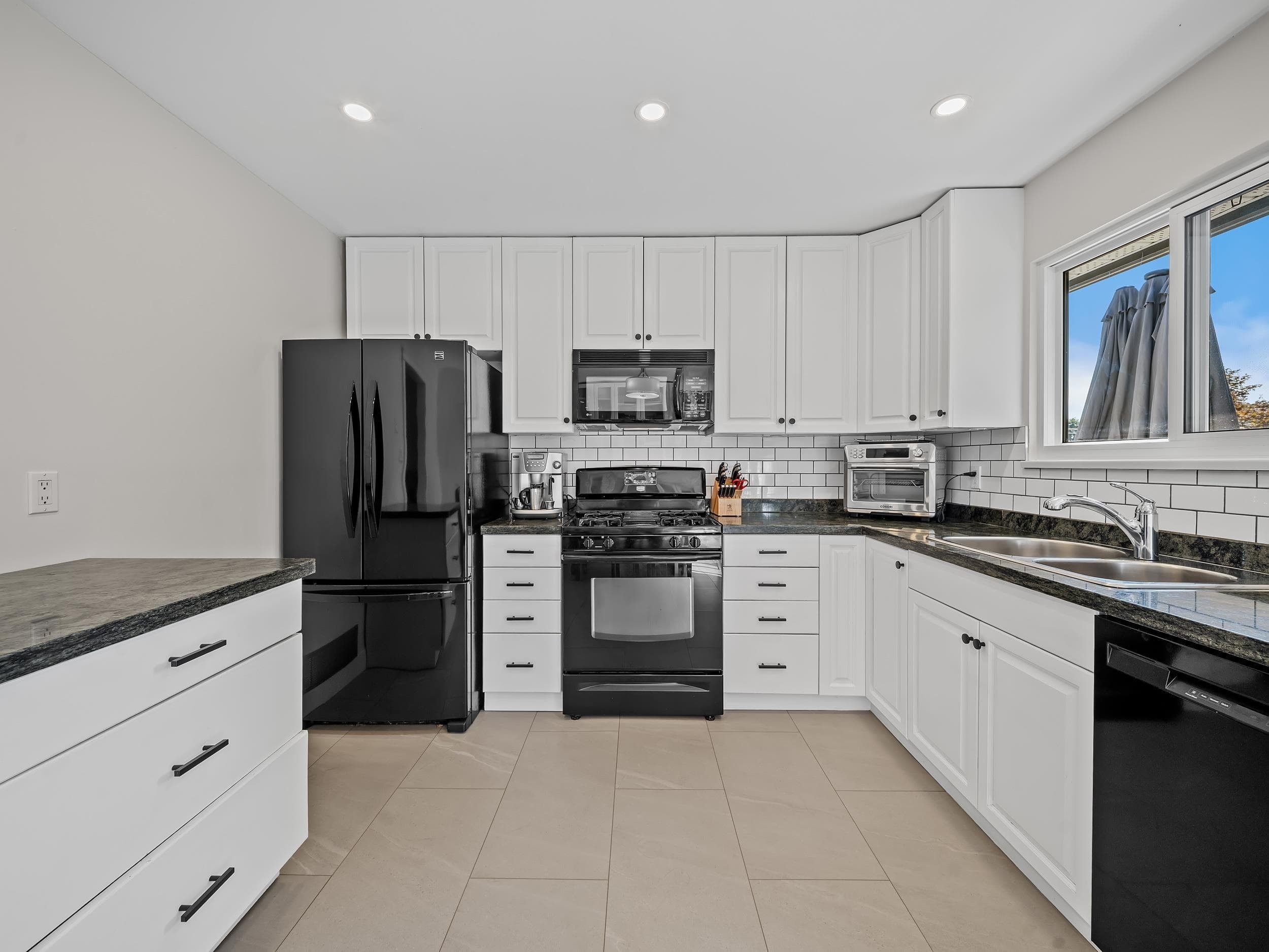 20360 Thorne Avenue, Maple Ridge, V2X 8T9 — photo 5
