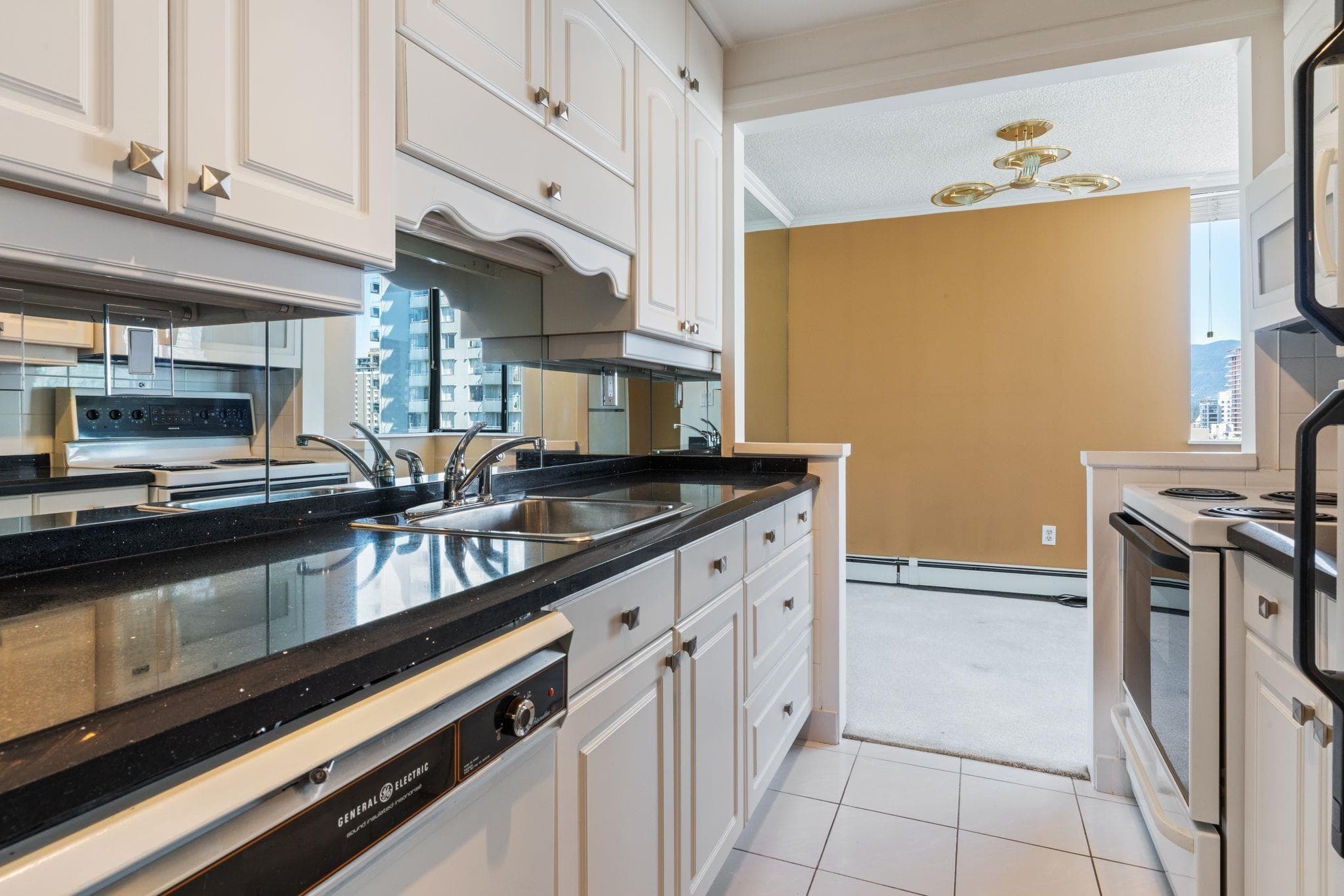 1204 - 1127 Barclay Street, Vancouver, V6E 4C6 — photo 5