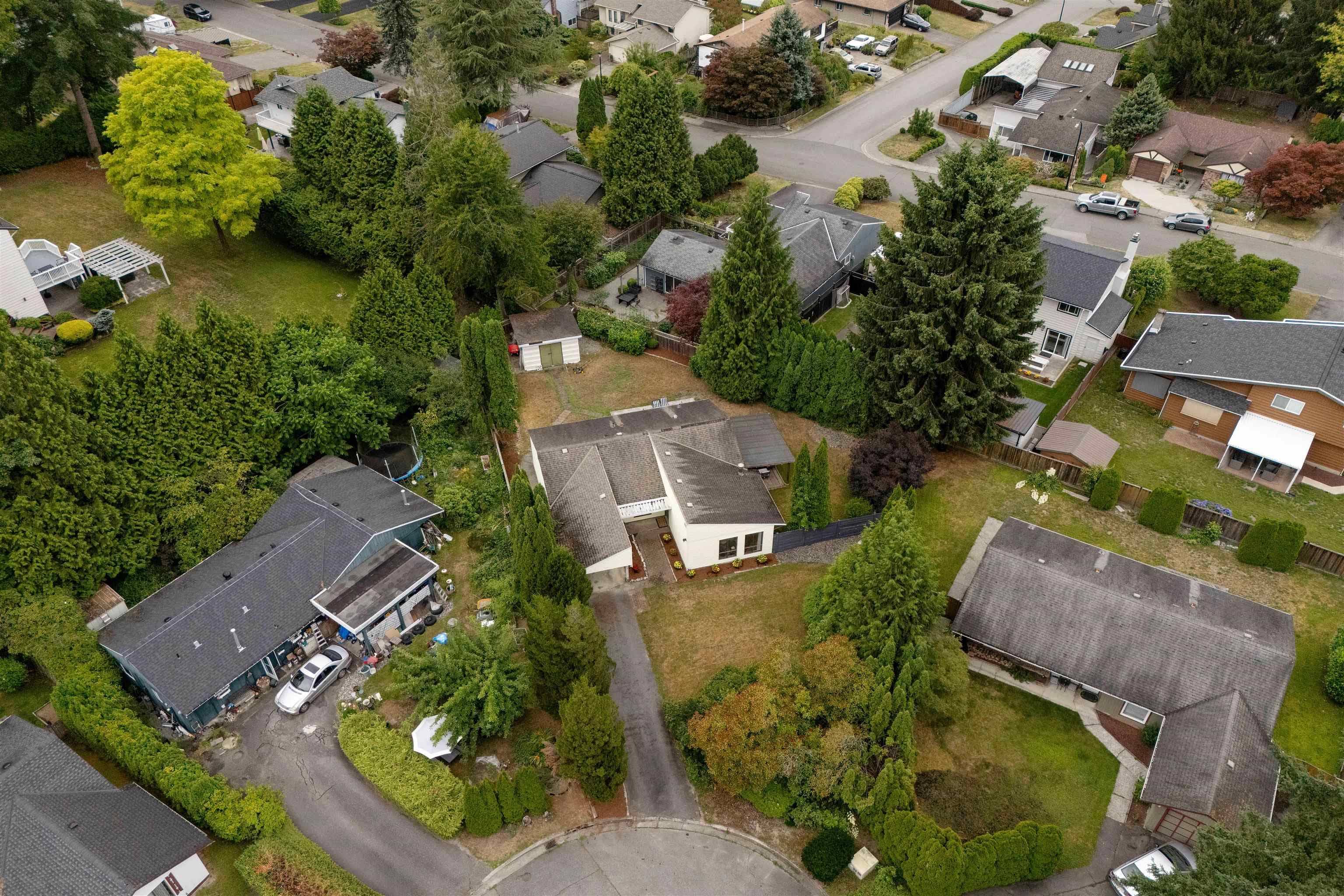 21513 Spring Avenue, Maple Ridge, V4R 2K8 — photo 2