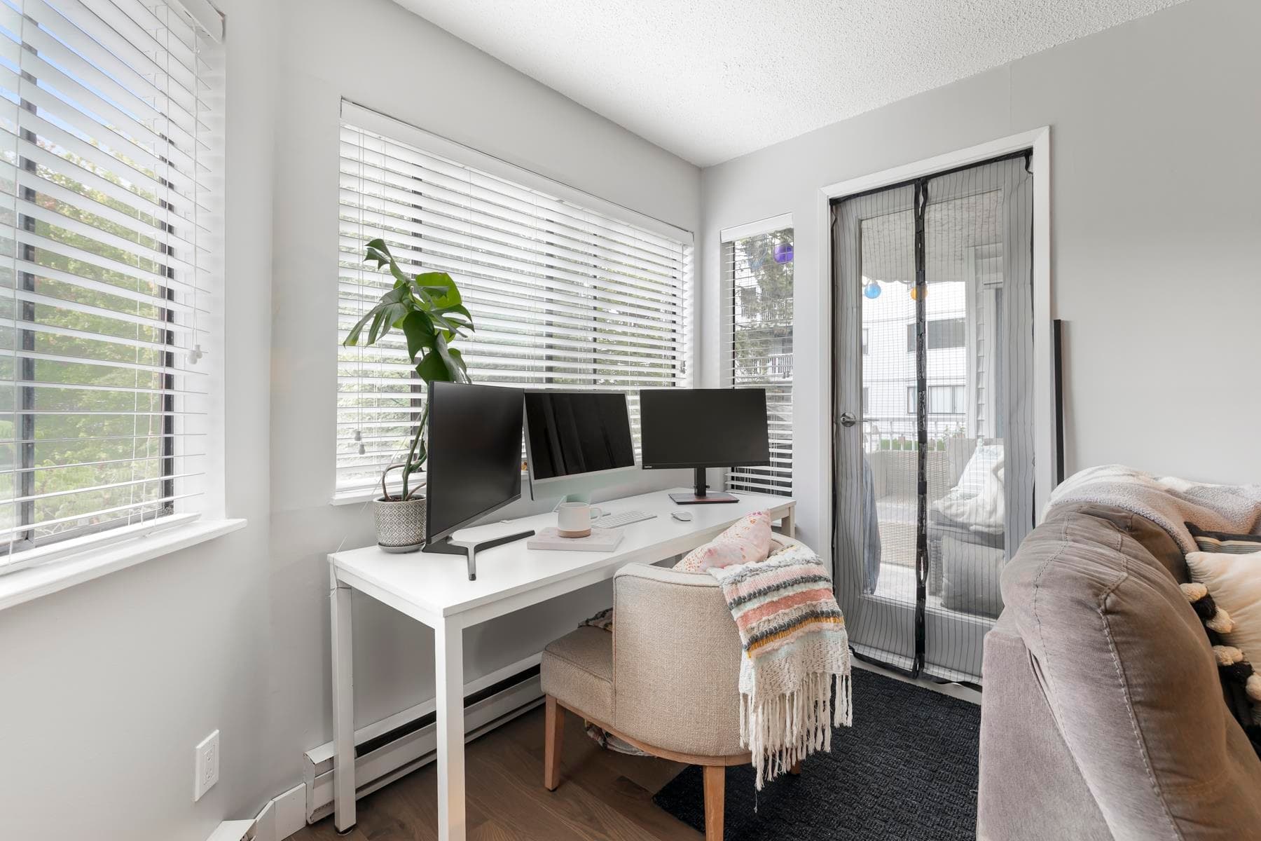113 - 9620 Manchester Drive, Burnaby, V3N 4R2 — photo 4