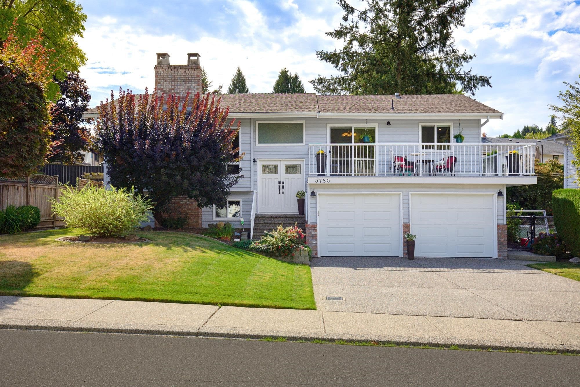 3786 Robson Drive, Abbotsford, V2S 6E9 — photo 1