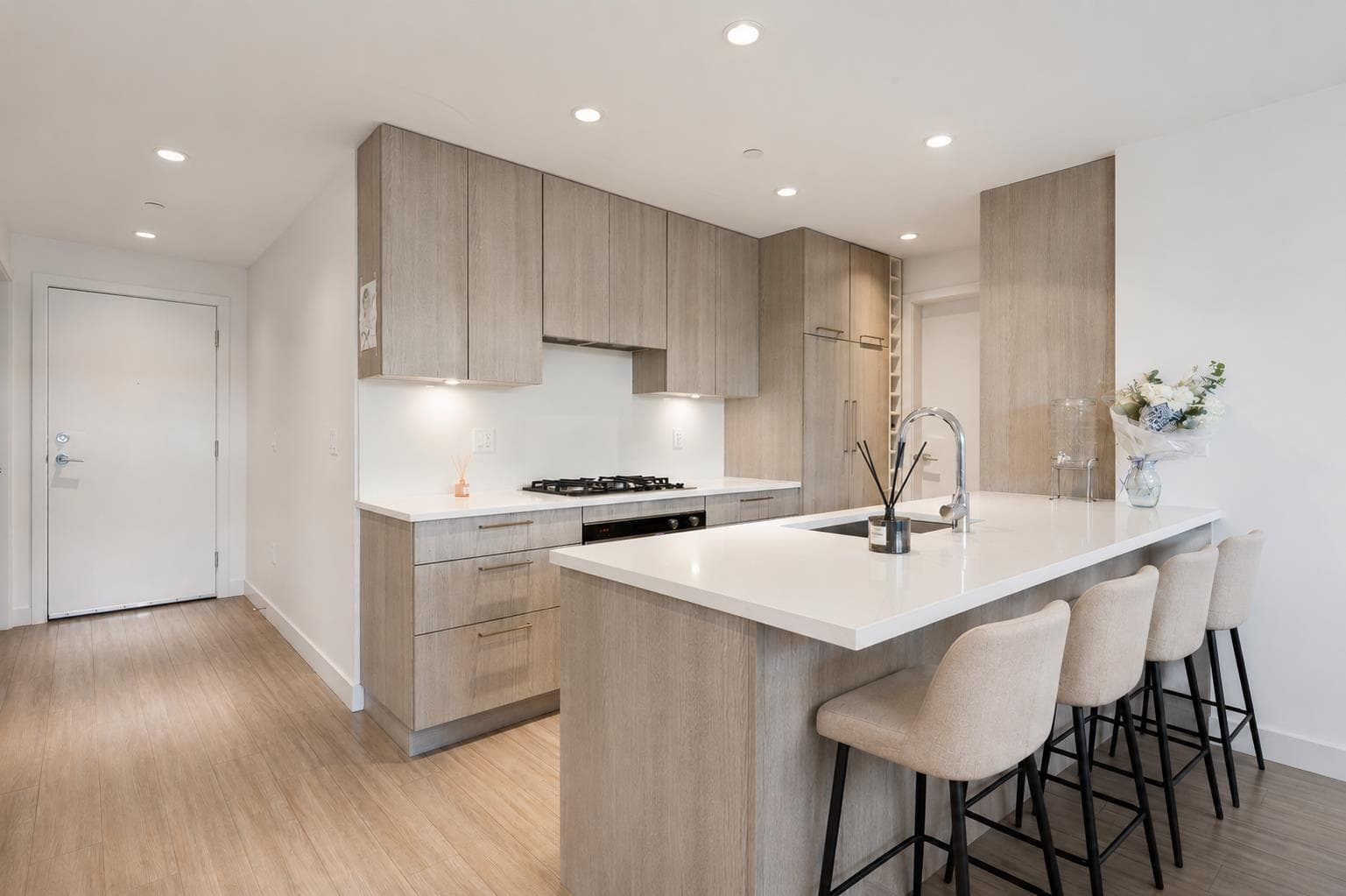 203 - 747 E 3rd Street, North Vancouver, V7L 1G8 — photo 4